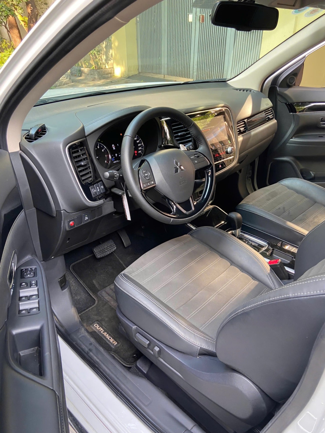 Mitsubishi Outlander 2.0 CVT 2024 - Nội thất 2