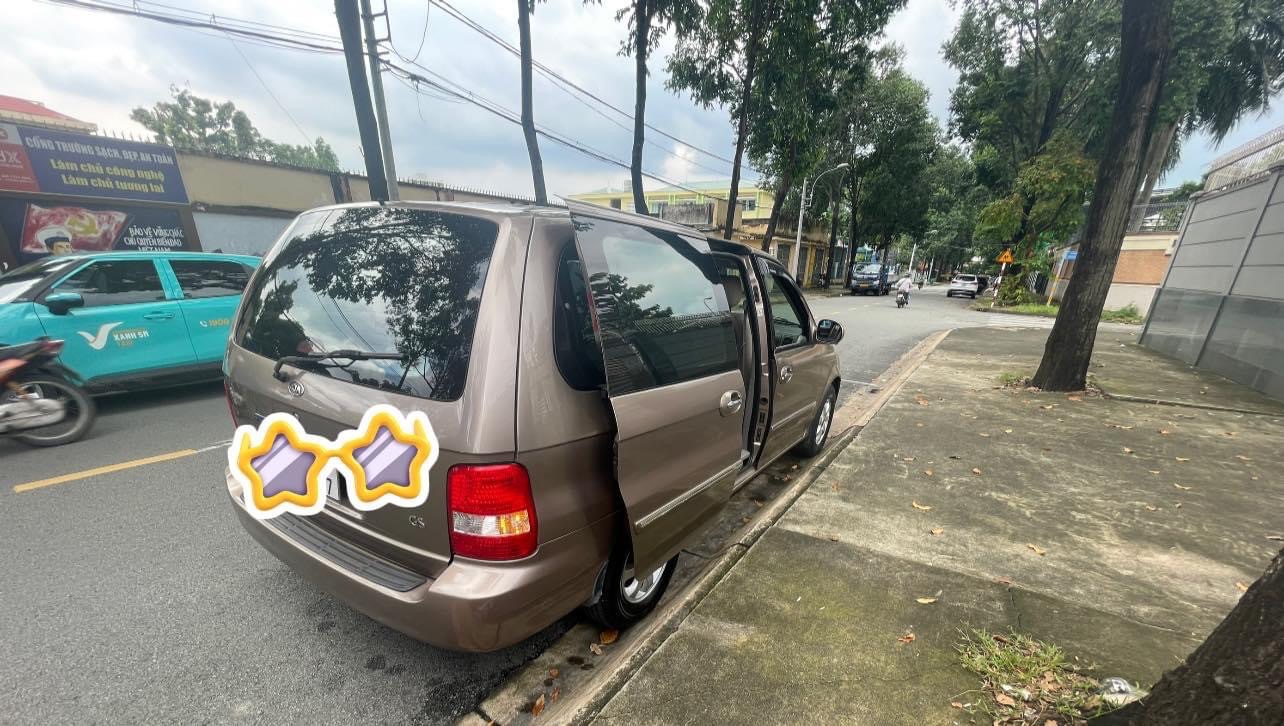 Kia Carnival GS 2.5 AT 2009