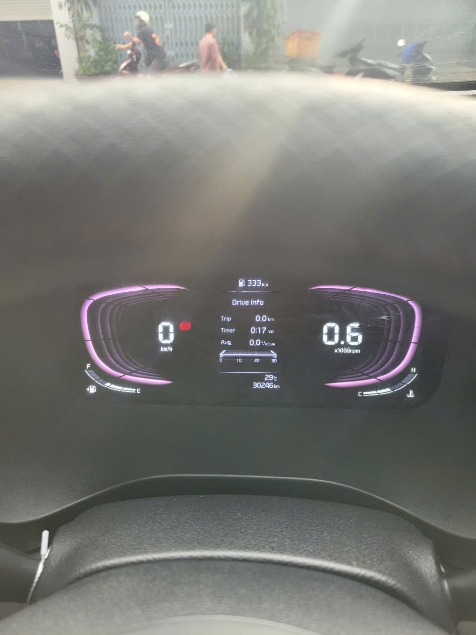 Kia Carens 1.5G MT Deluxe 2023 - Nội thất 2