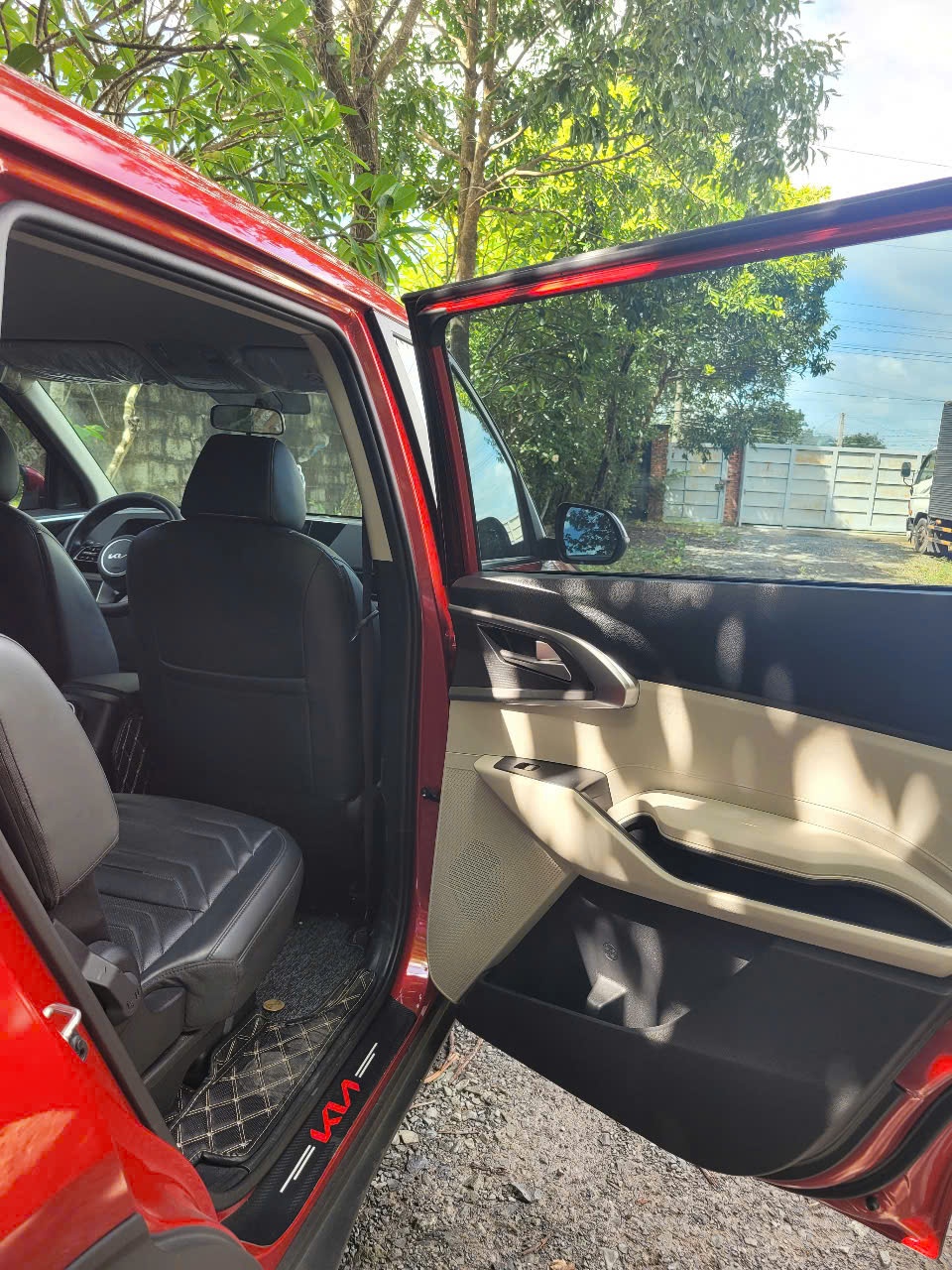 Kia Carens 1.5G MT Deluxe 2023 - Nội thất 6