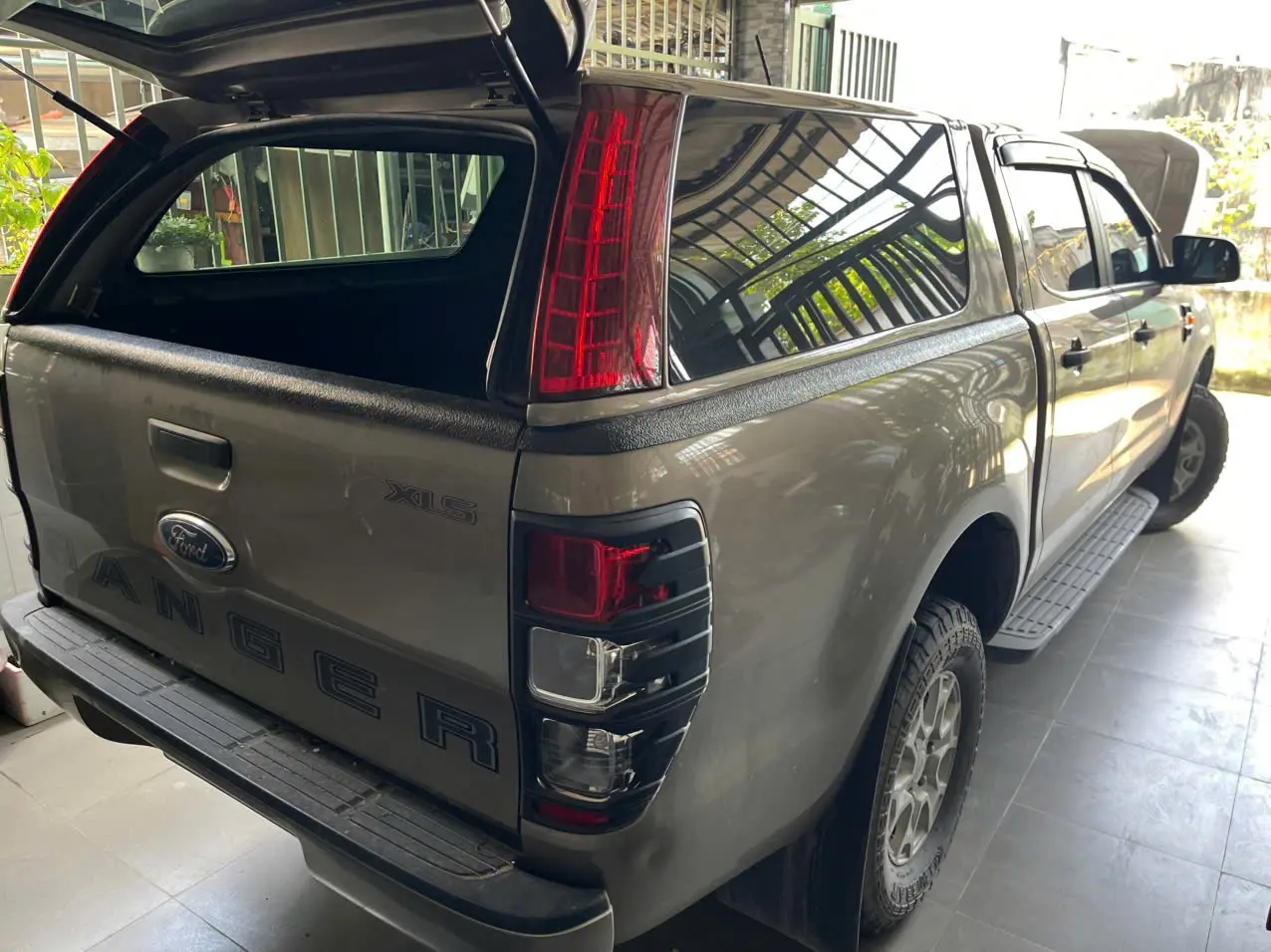 Ford Ranger XLS 2.2L 4x2 AT 2020 - Ngoại thất 2