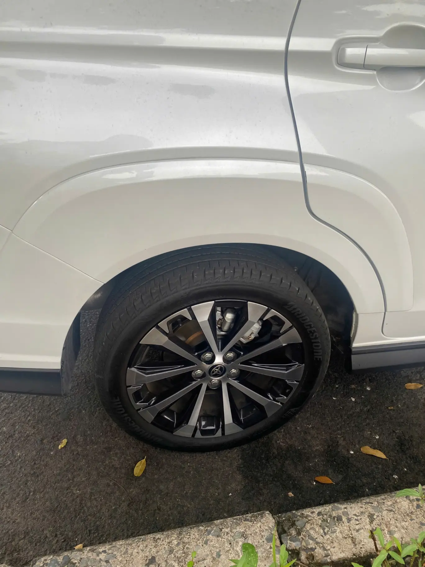 Toyota Veloz Cross Top 1.5 CVT 2024 - Ngoại thất 2