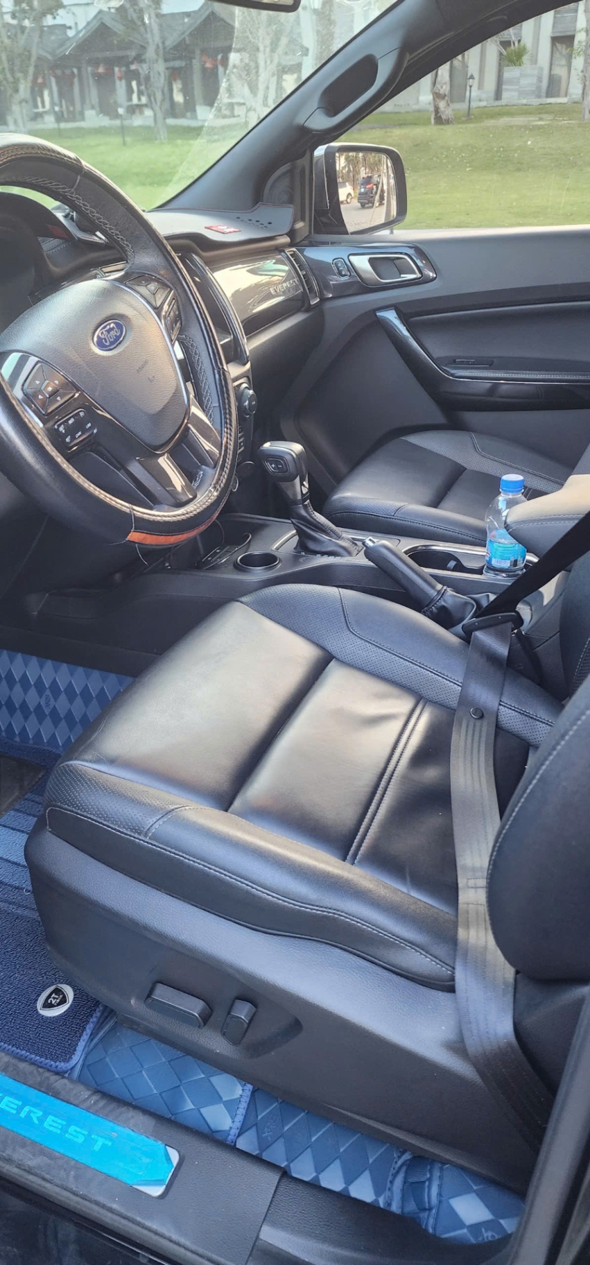 Ford Everest Titanium 2.0L 4x2 AT 2022 - Nội thất 3