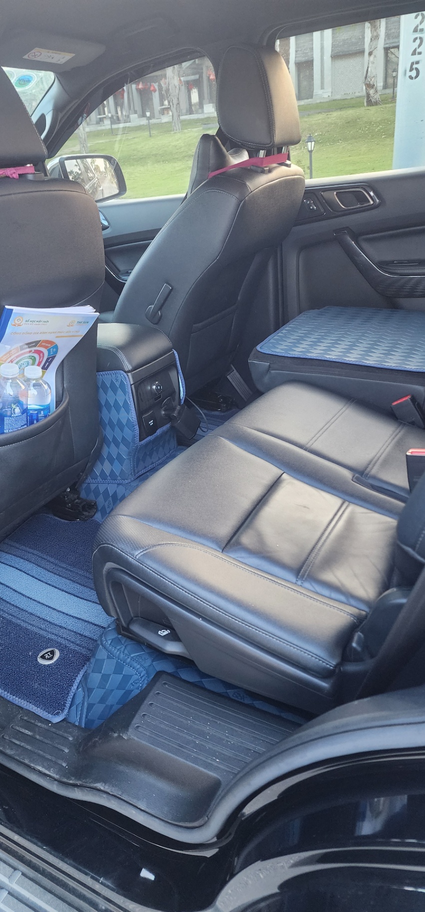 Ford Everest Titanium 2.0L 4x2 AT 2022 - Nội thất 1