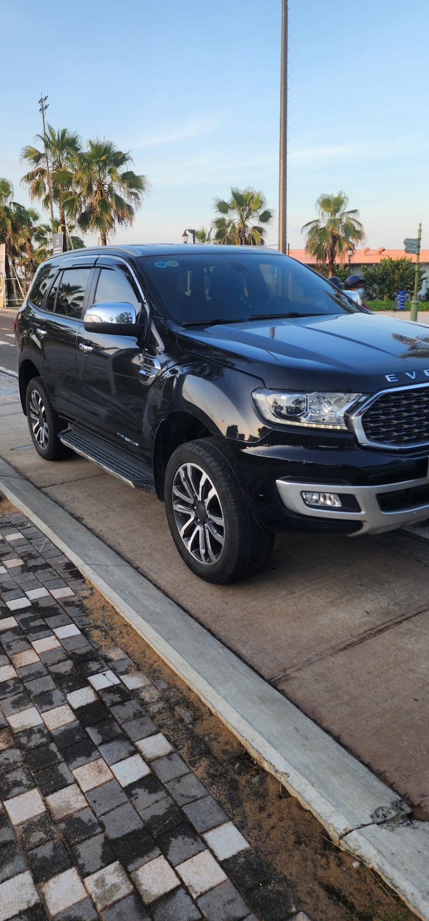 Ford Everest Titanium 2.0L 4x2 AT 2022