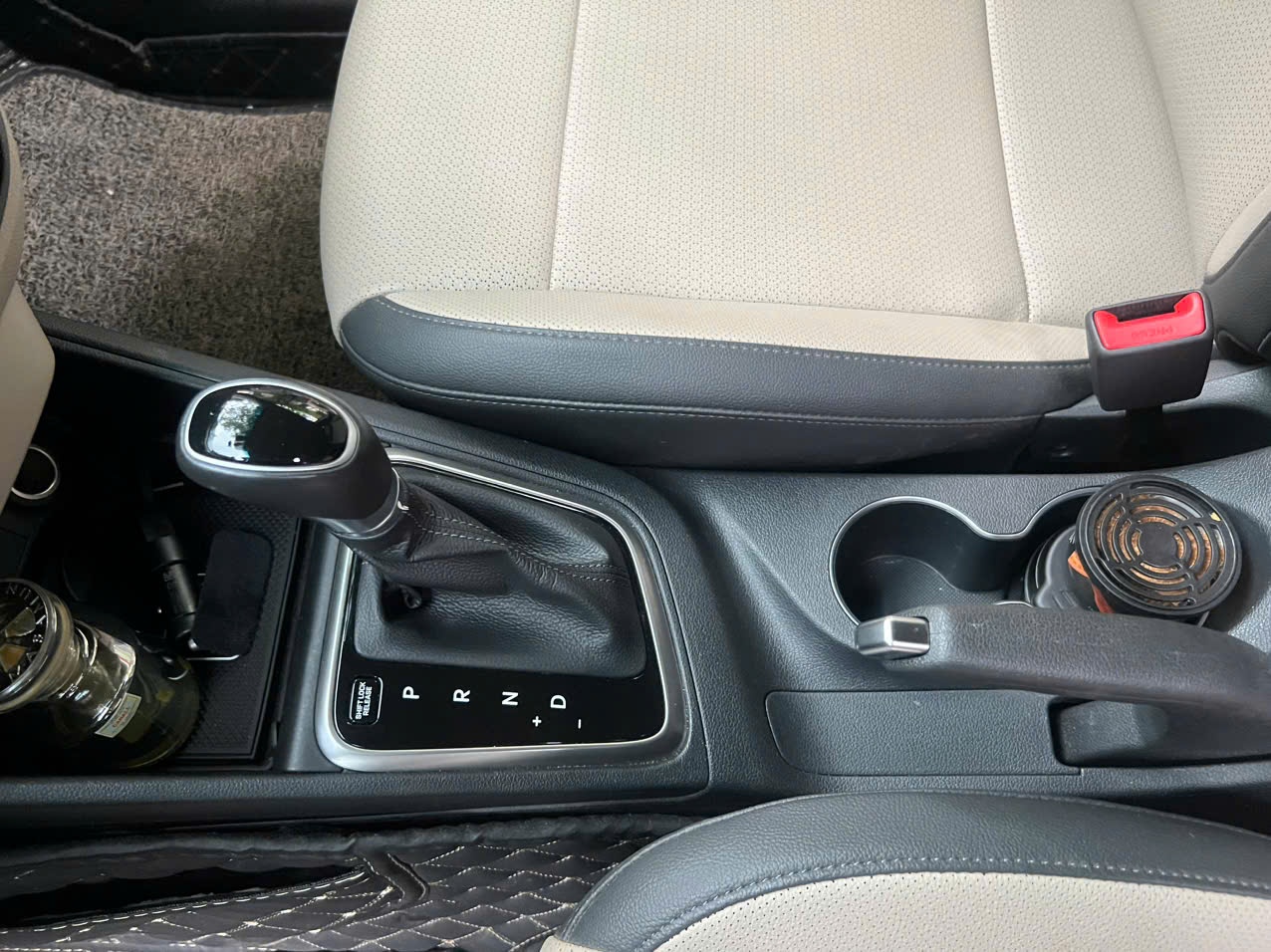 Hyundai Accent 1.4 AT Đặc Biệt 2021 - Nội thất 1