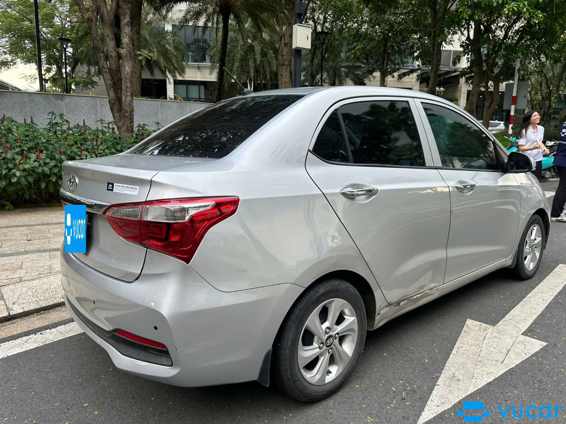 Hyundai i10 2017 1.0 AT - Ngoại thất 5