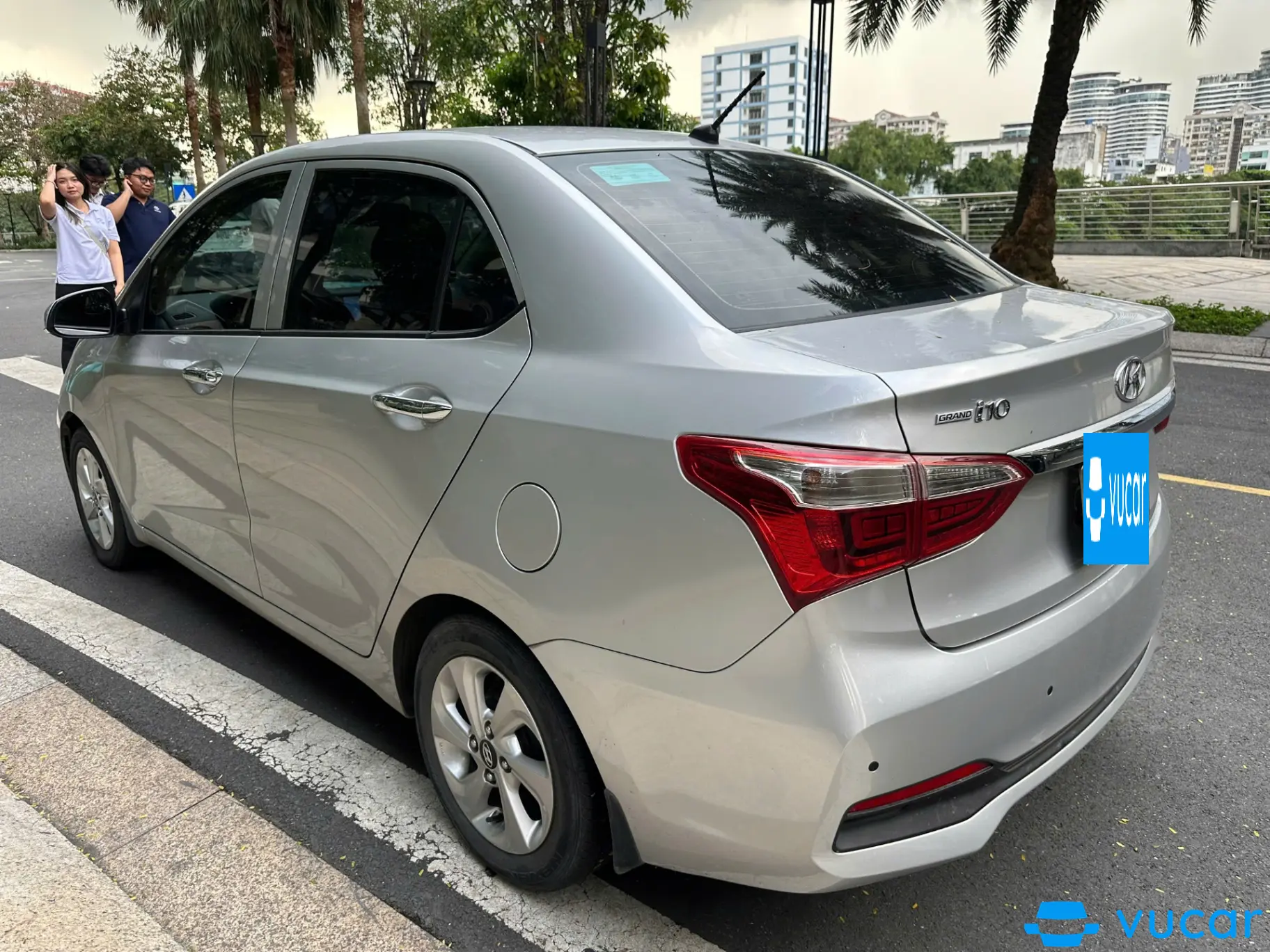 Hyundai i10 2017 1.0 AT - Ngoại thất 9