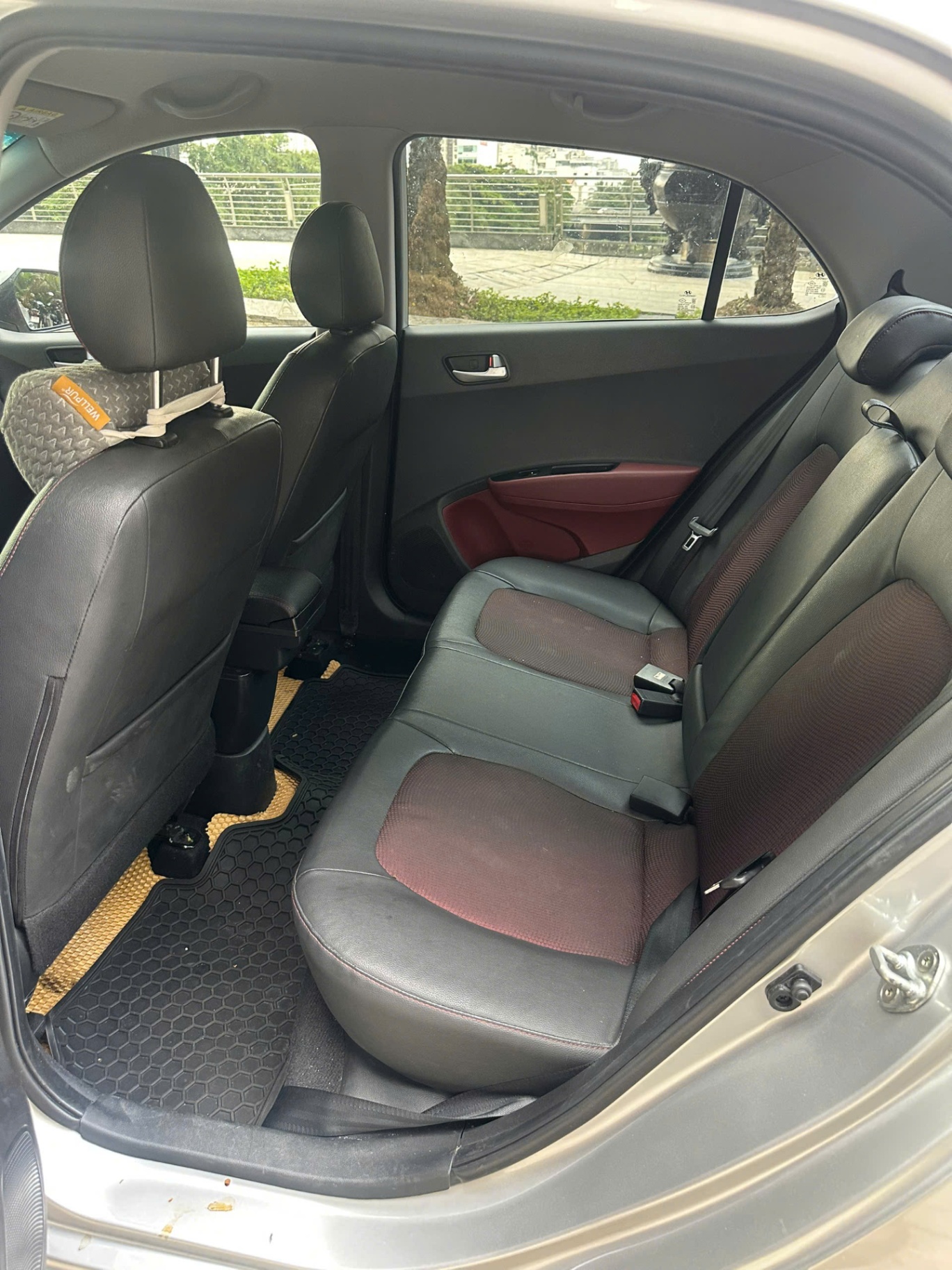 Hyundai i10 2017 1.0 AT - Nội thất 3