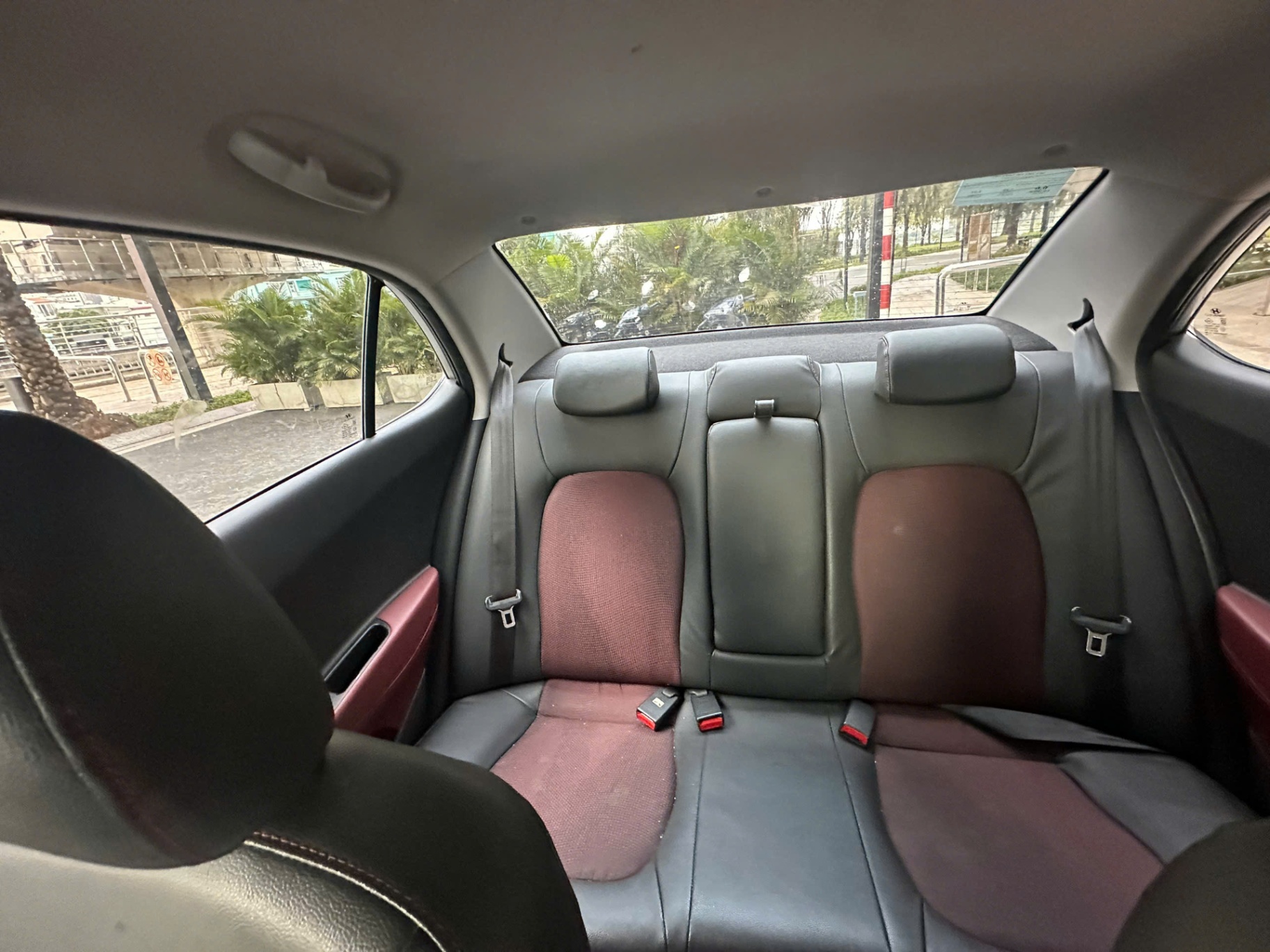 Hyundai i10 2017 1.0 AT - Nội thất 6