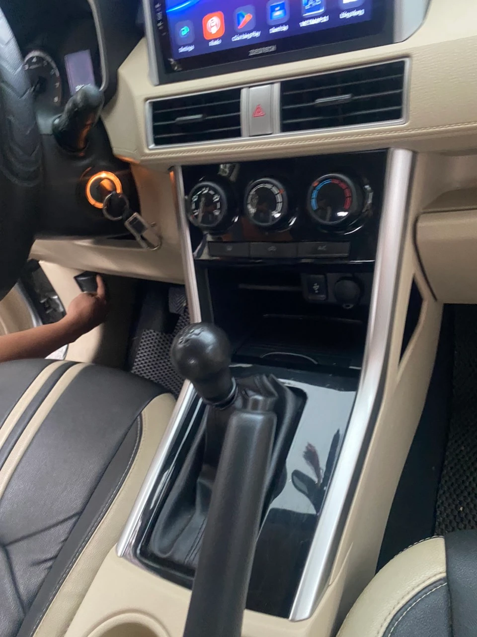 Mitsubishi Xpander 1.5 MT 2019 - Nội thất 2
