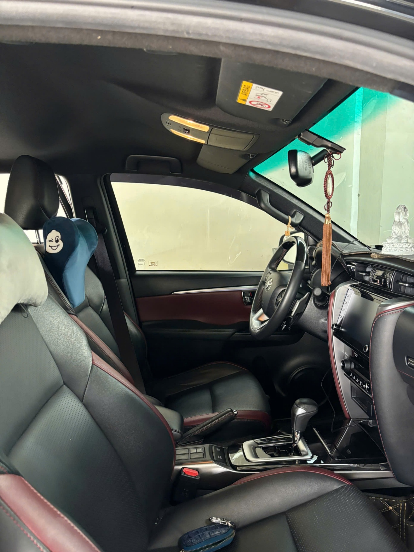 Toyota Fortuner 2.4G 4x2 AT Legender 2020 - Nội thất 3