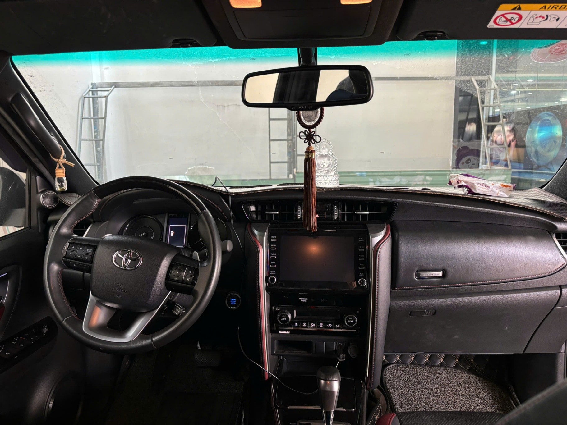 Toyota Fortuner 2.4G 4x2 AT Legender 2020 - Nội thất 4