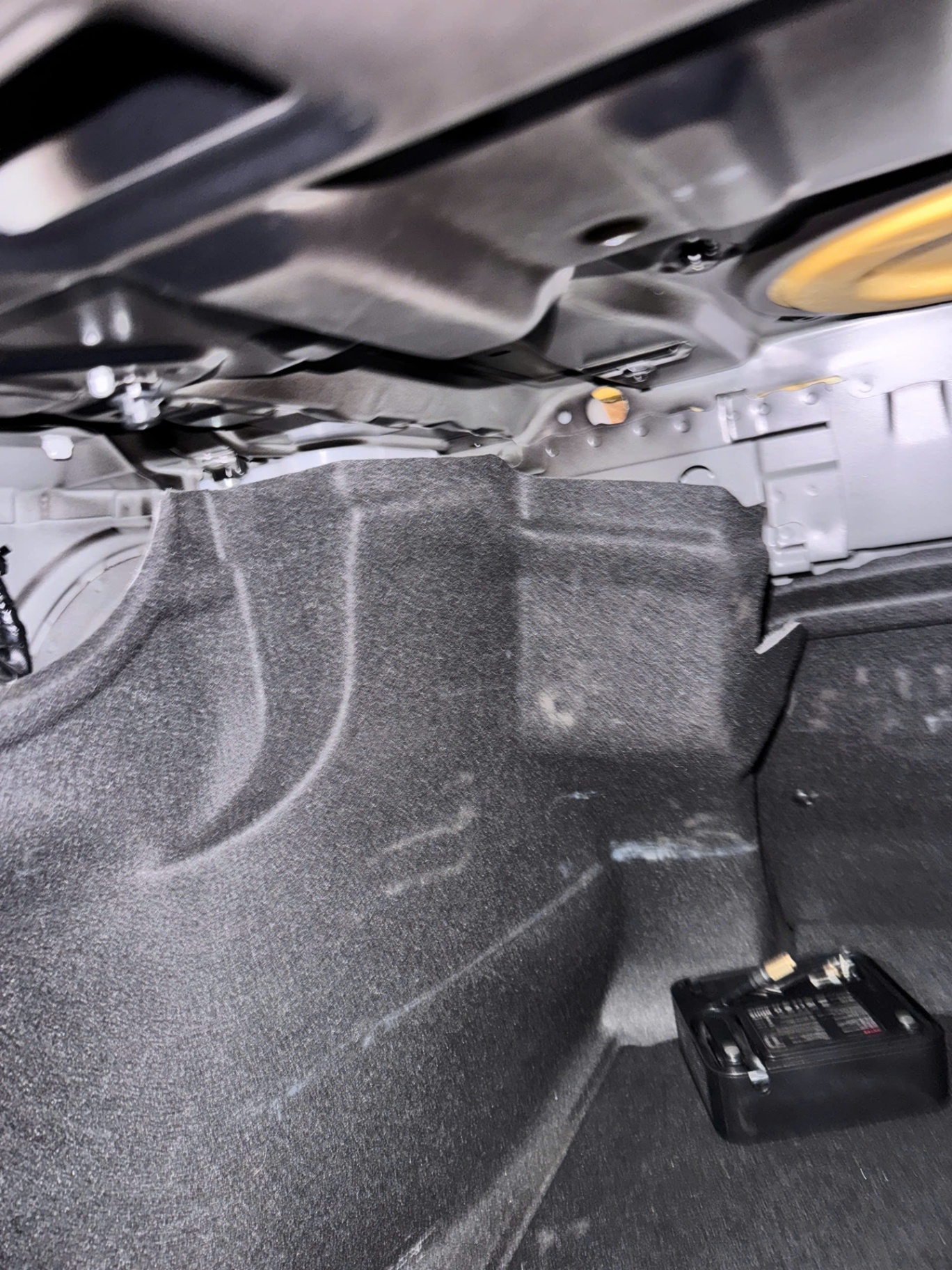 Toyota Camry 2.0G 2022 - Khoang động cơ 2