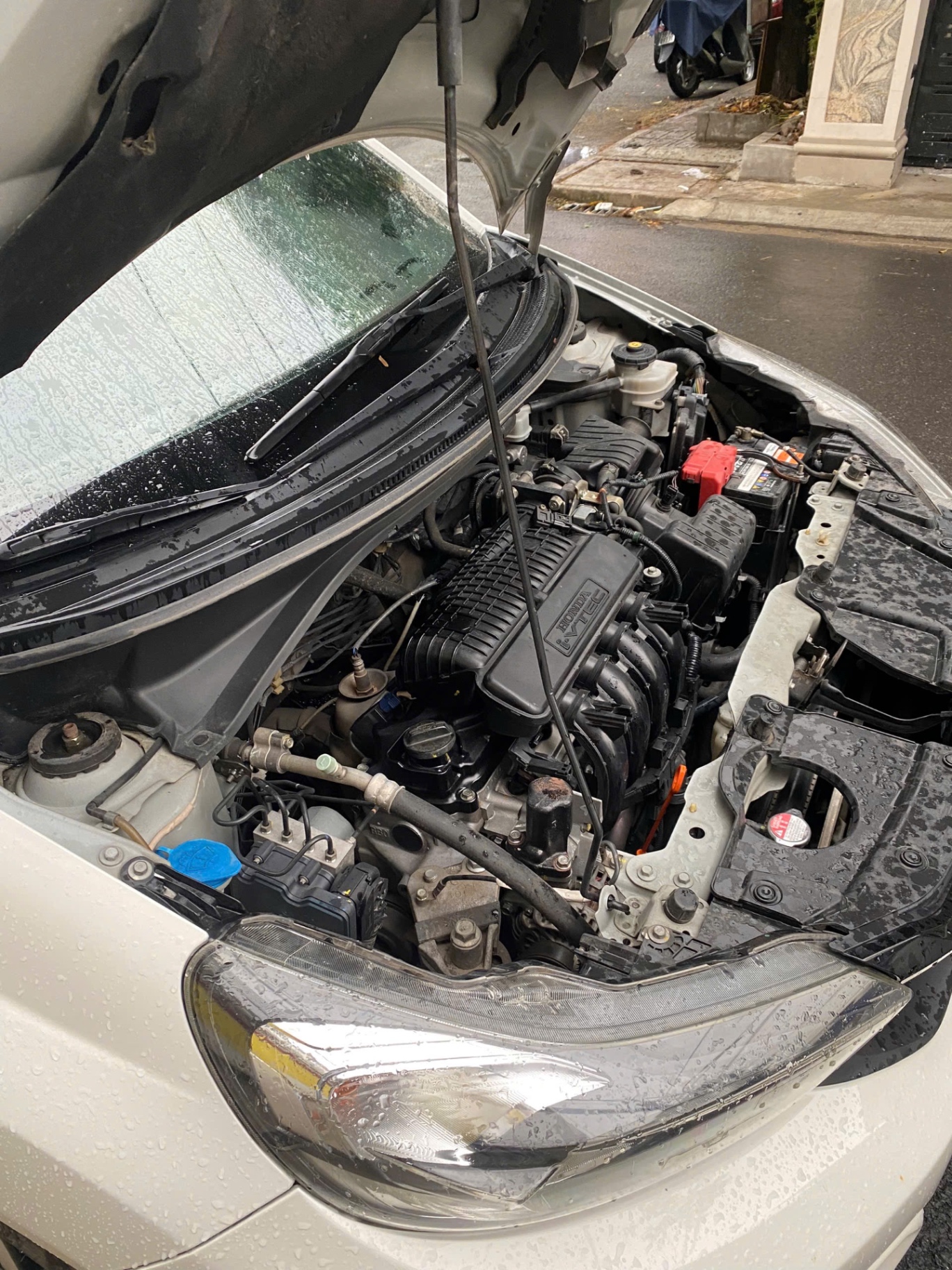 Honda Brio RS 2019 - Khoang động cơ 3