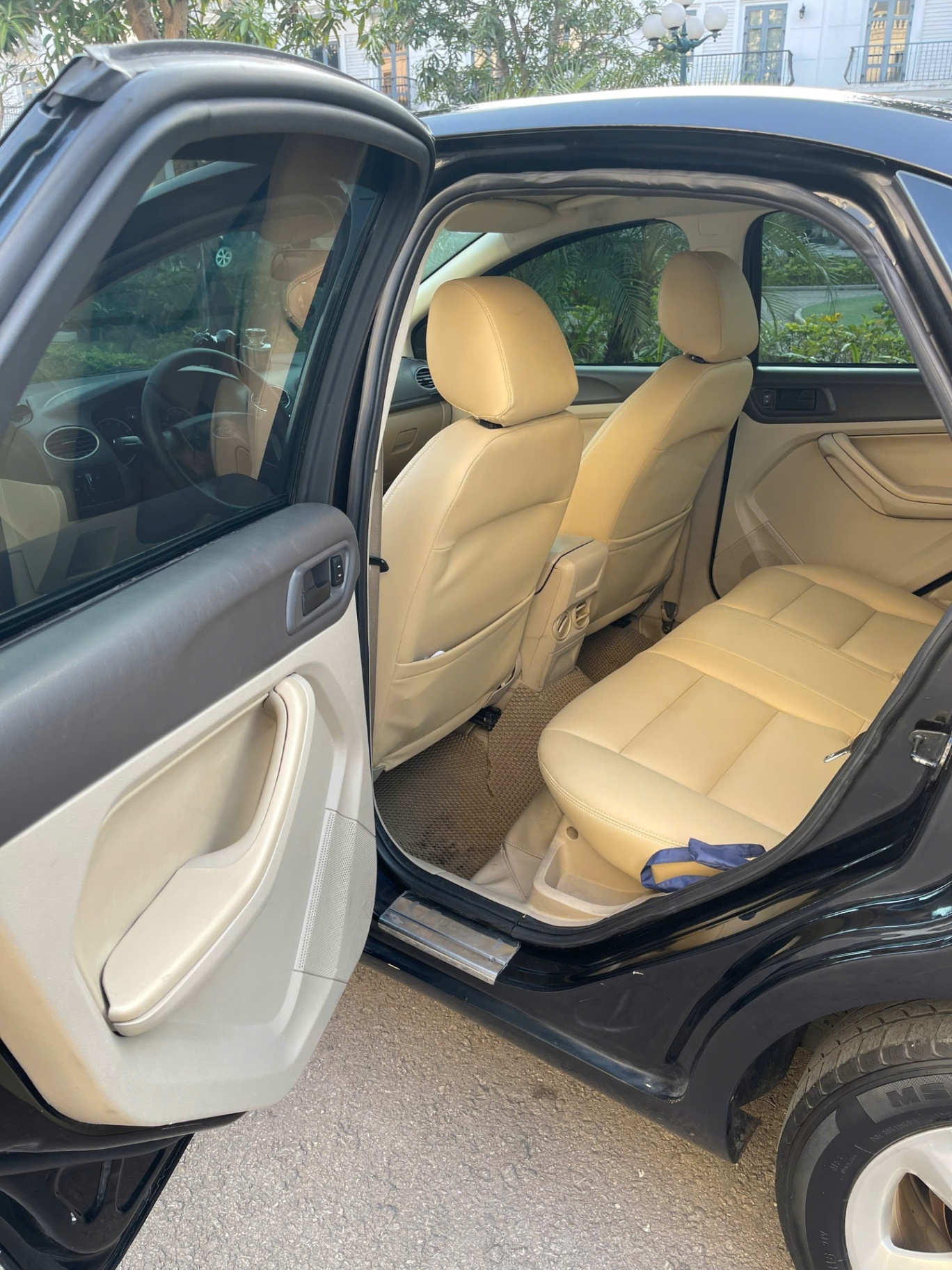 Ford Focus 1.8 MT 2009 - Nội thất 1