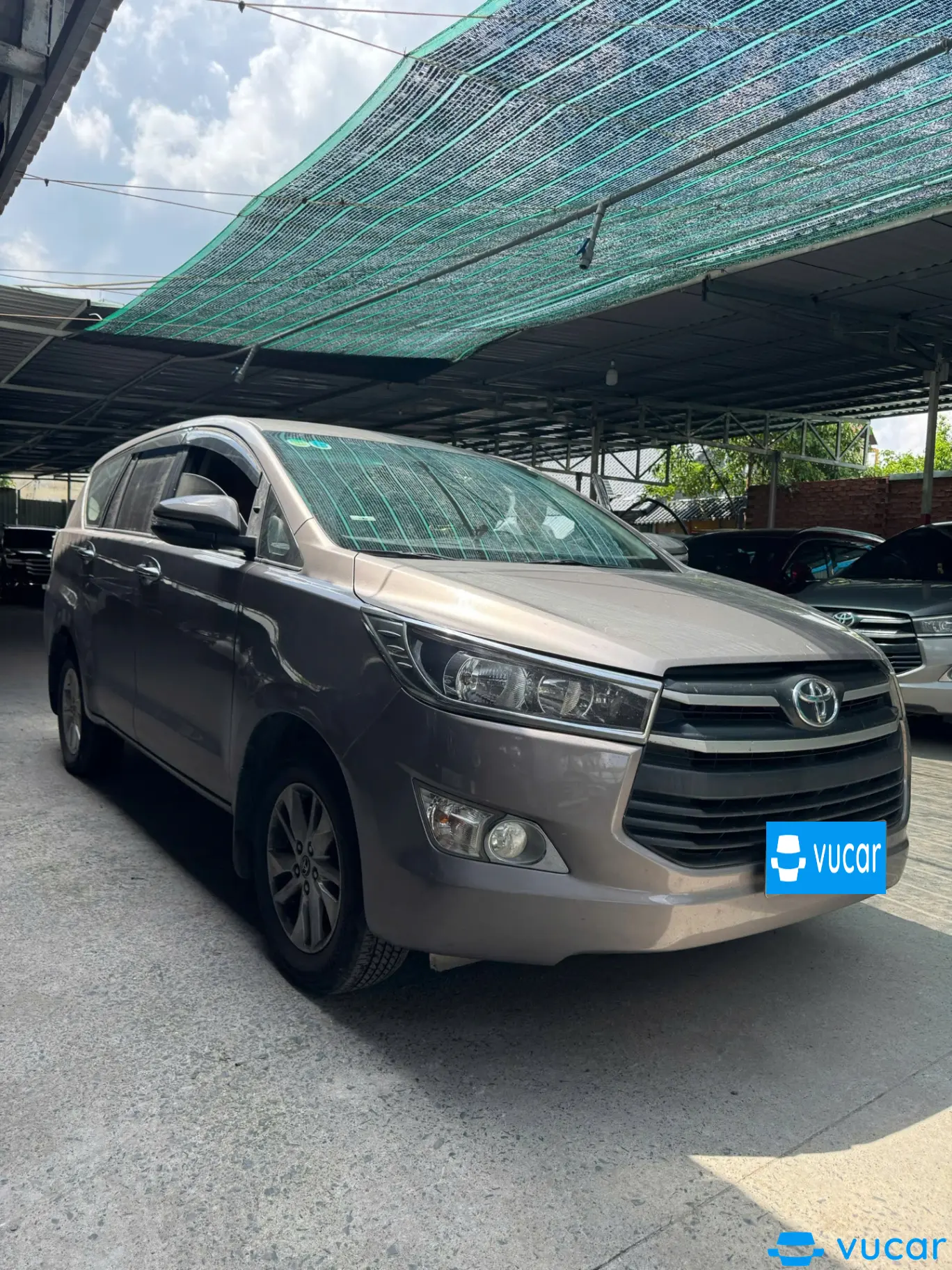 Toyota Innova 2017 2.0G - Ngoại thất 6
