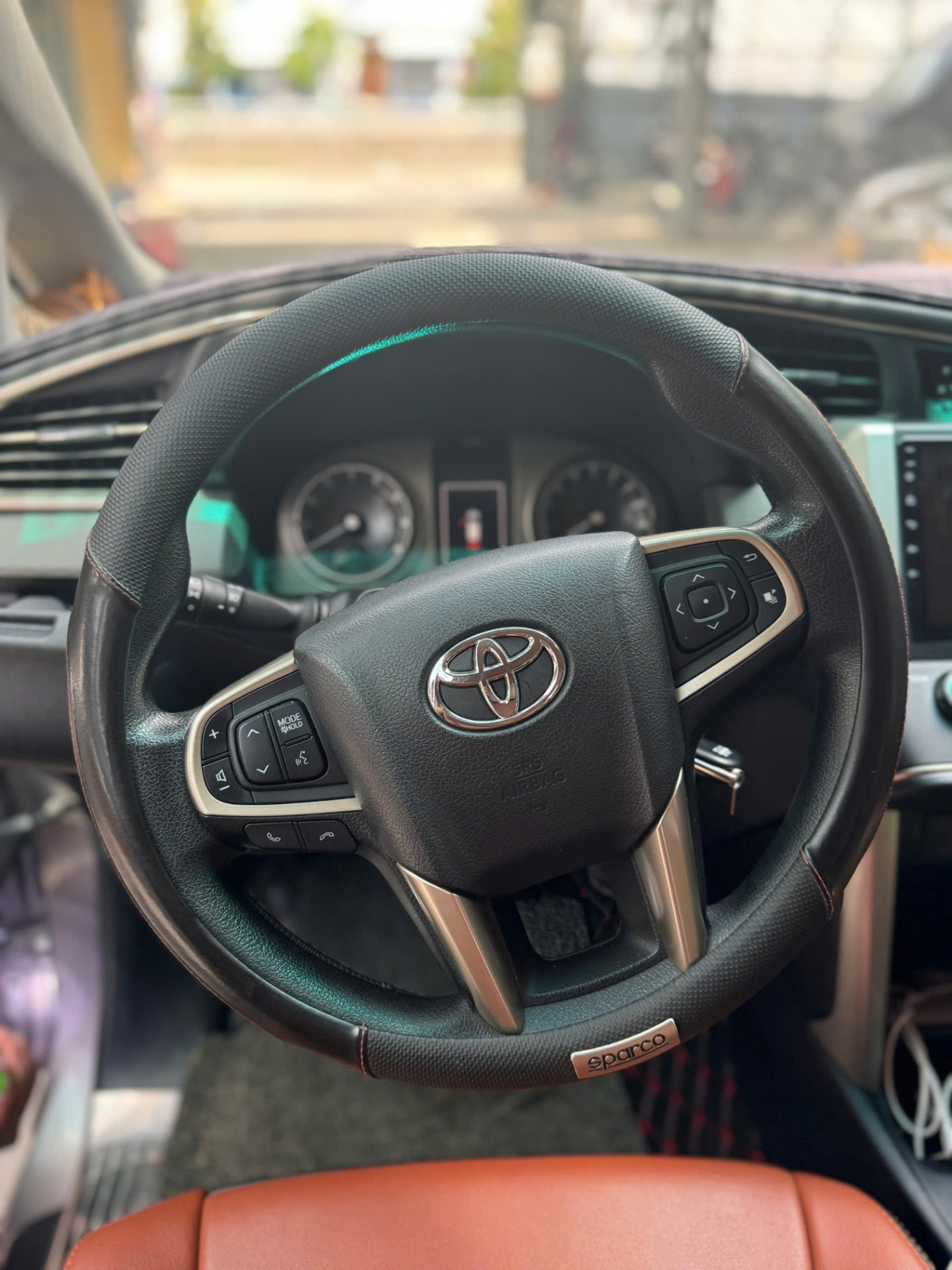 Toyota Innova 2017 2.0G - Nội thất 1