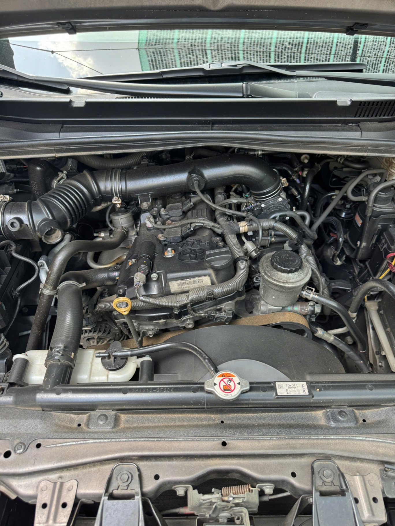Toyota Innova 2017 2.0G - Khoang động cơ 1