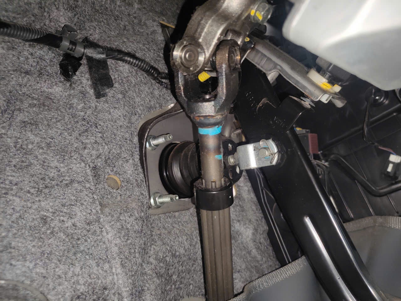 Hyundai Accent 1.4 AT 2014 - Gầm & khung xe 13