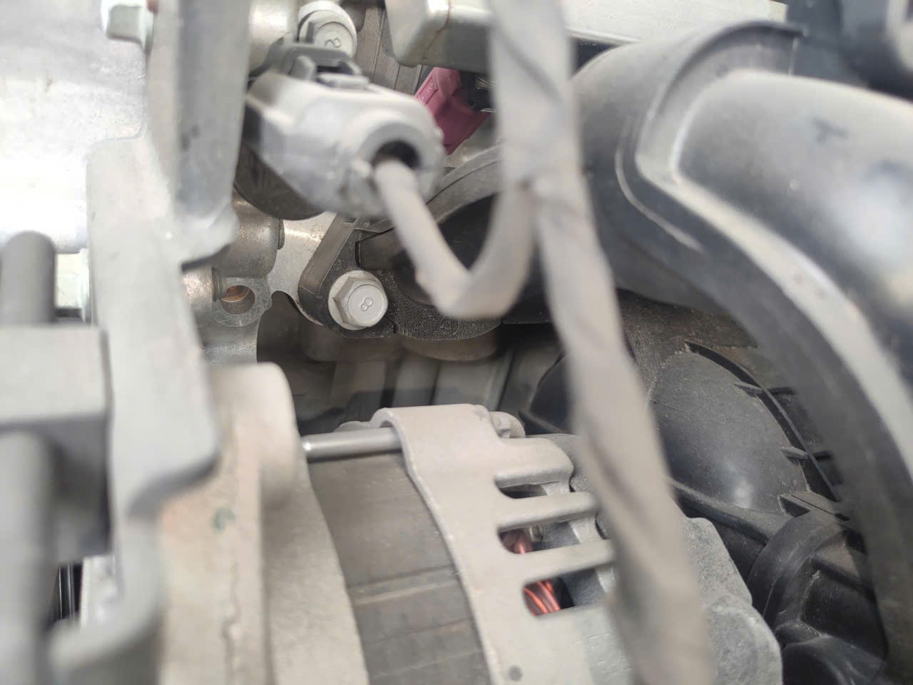 Hyundai Accent 1.4 AT 2014 - Gầm & khung xe 15