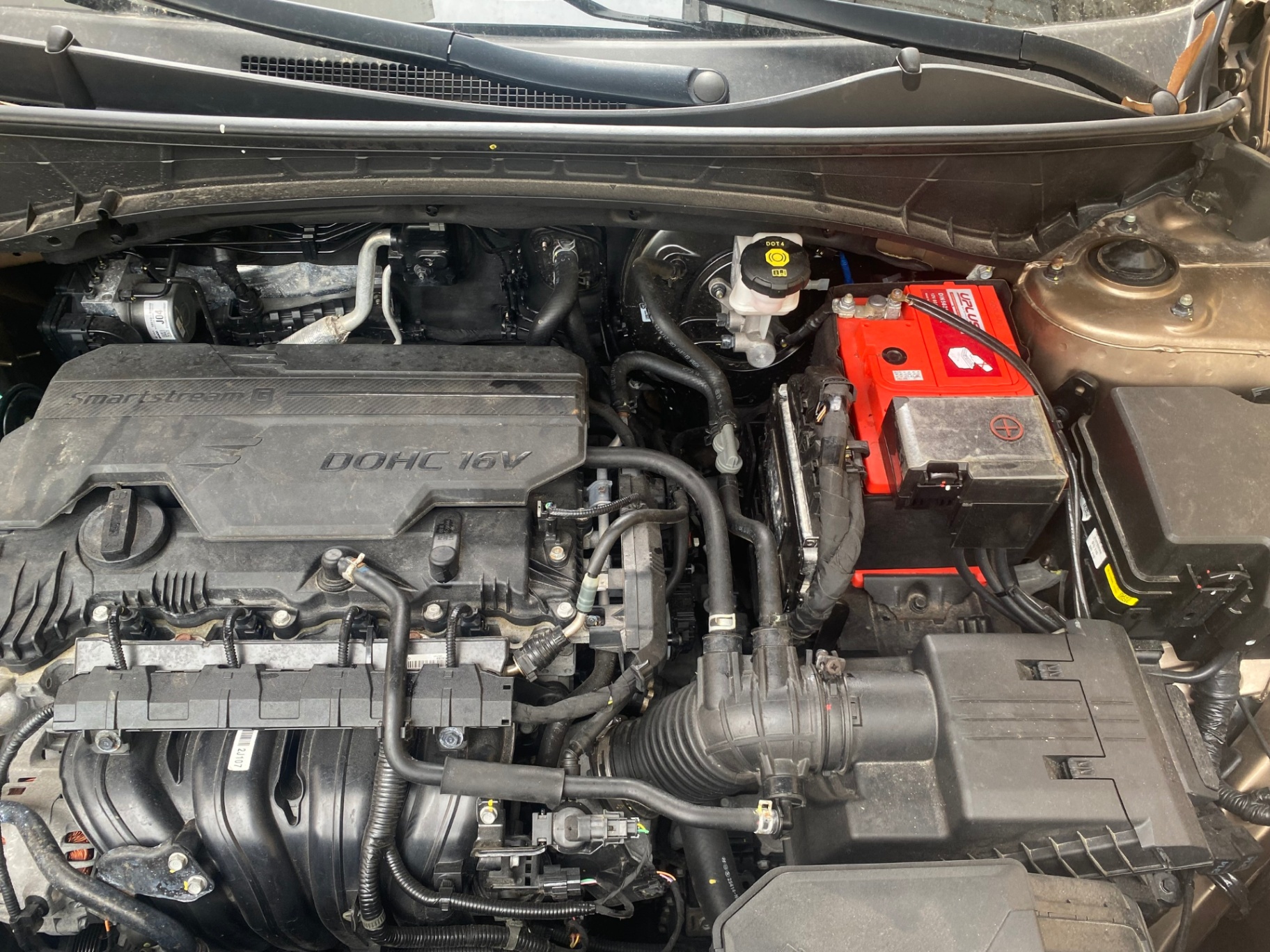Hyundai Tucson 2.0 AT Đặc biệt 2021 - Khoang động cơ 2