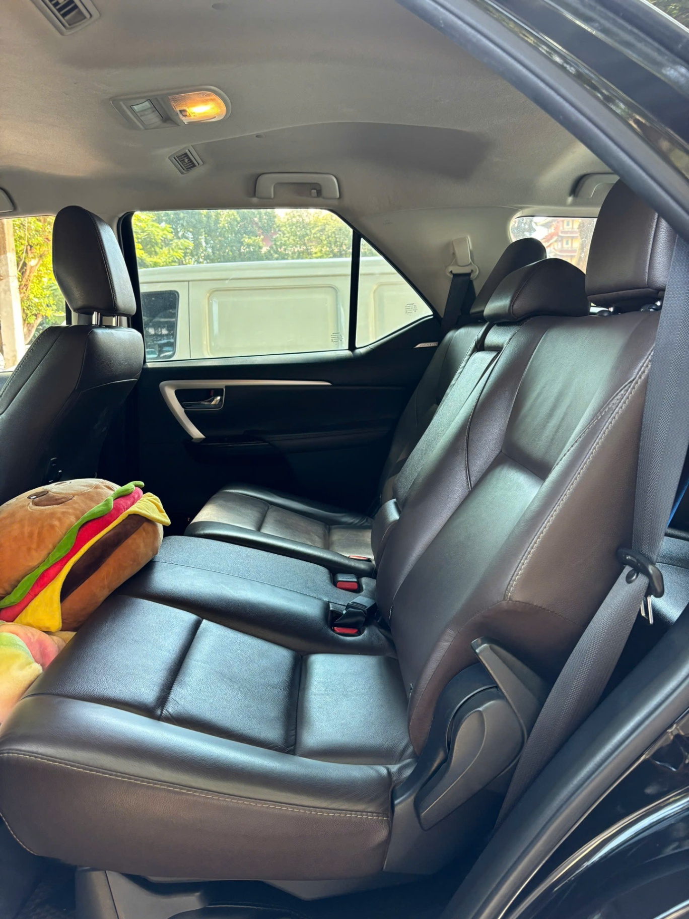 Toyota Fortuner 2.7V 4x4 AT 2017 - Nội thất 8