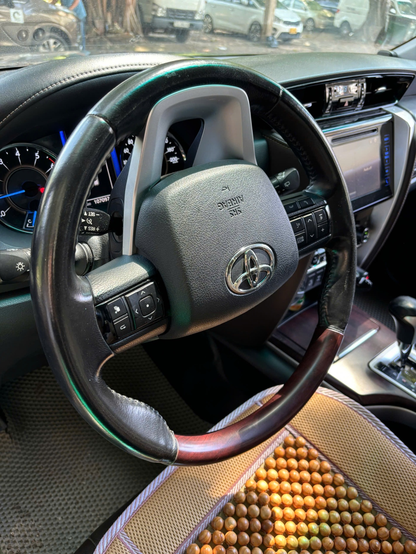 Toyota Fortuner 2.7V 4x4 AT 2017 - Nội thất 10