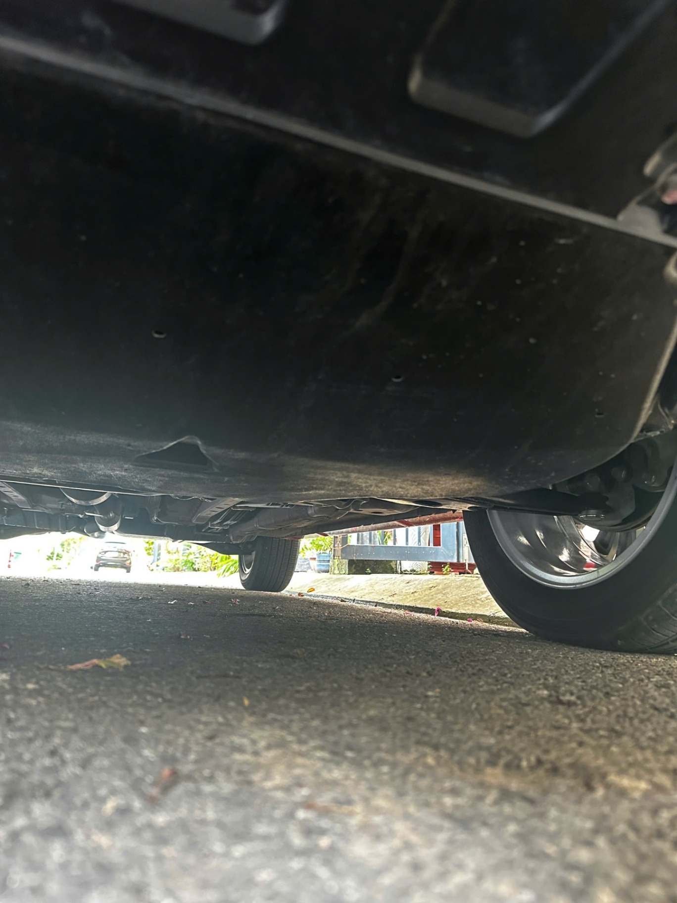 Mitsubishi Outlander Premium 2.0 CVT 2022 - Gầm & khung xe 1