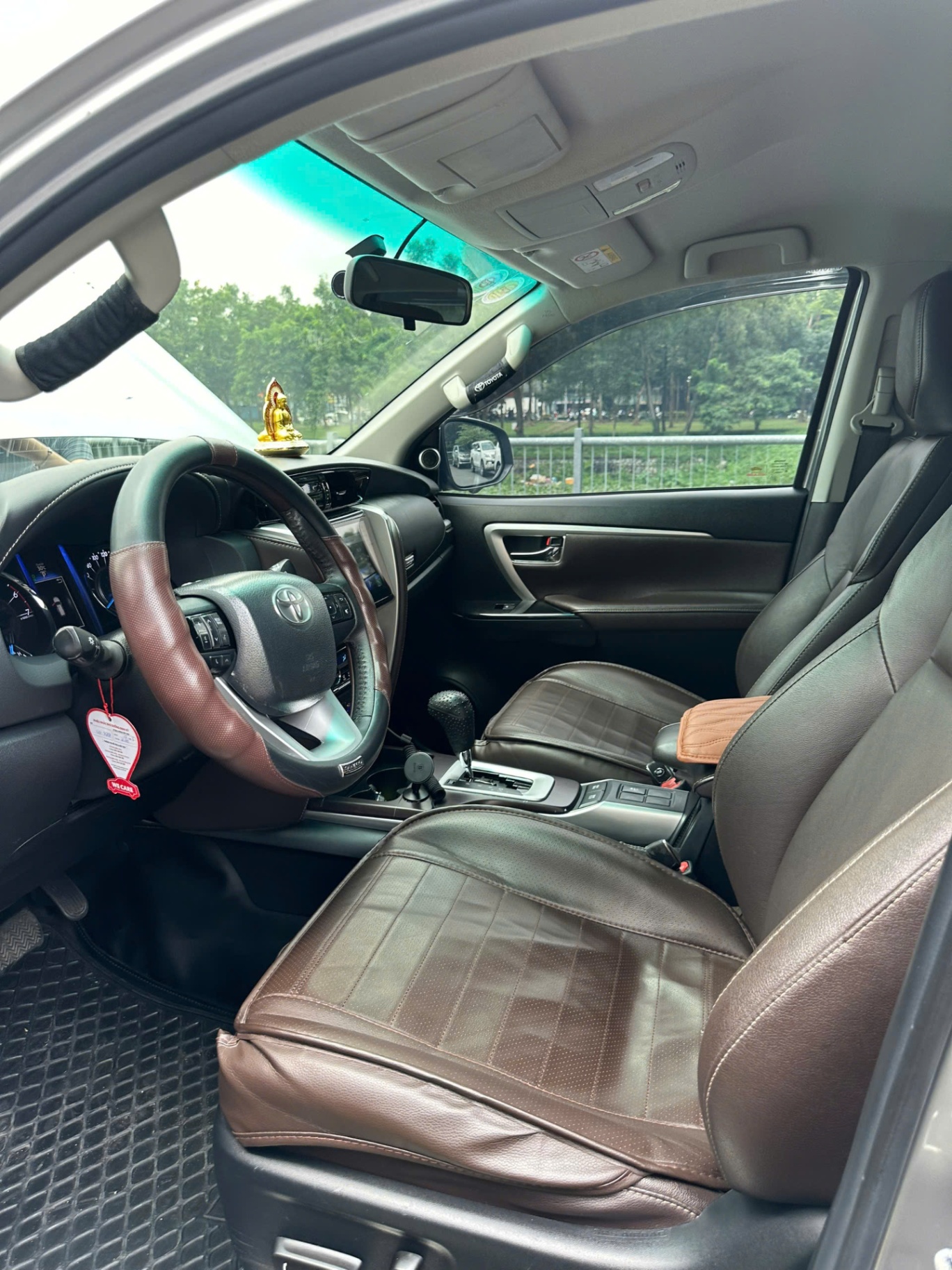 Toyota Fortuner 2.7V 4x2 AT 2018 - Nội thất 4