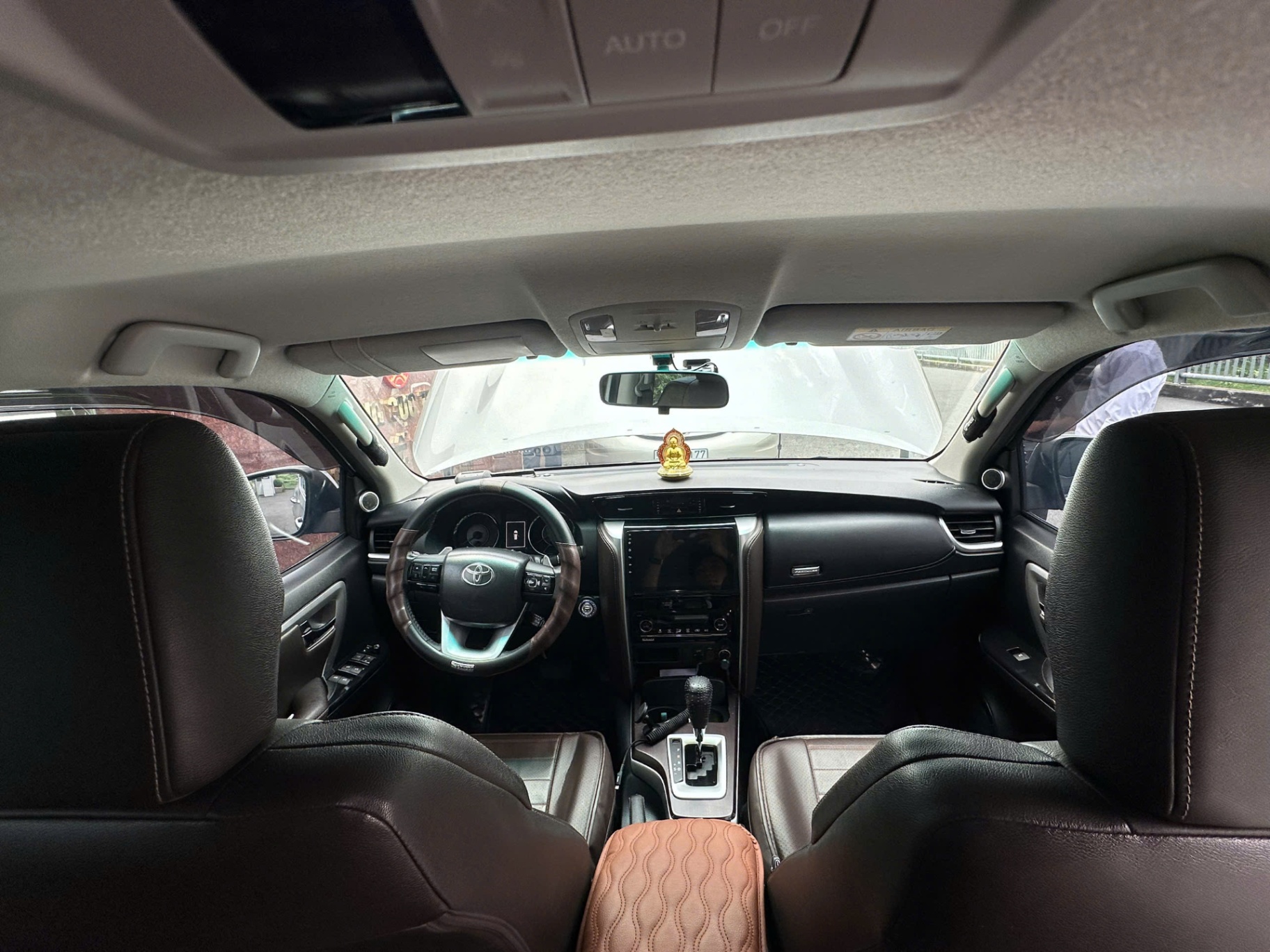 Toyota Fortuner 2.7V 4x2 AT 2018 - Nội thất 8