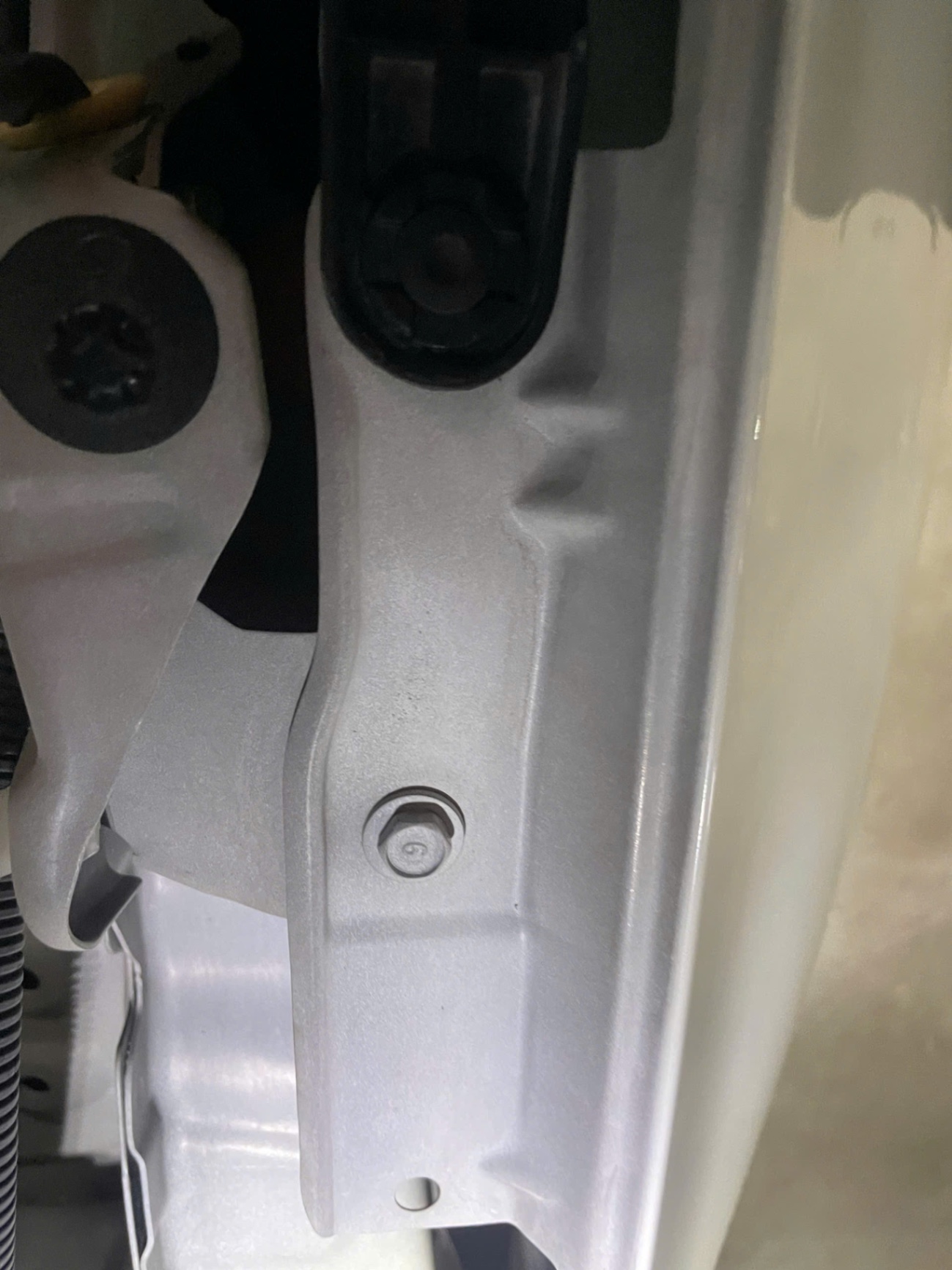 Toyota Raize G 1.0 CVT 2022 - Khoang động cơ 1