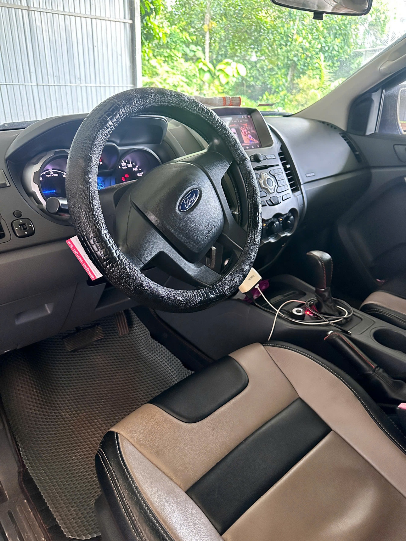 Ford Ranger XLS 2.2L 4x2 AT 2015 - Nội thất 5
