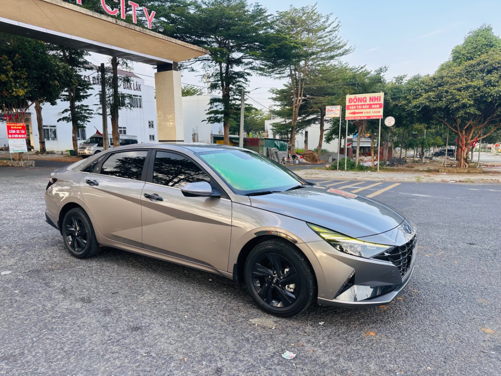 Hyundai Elantra 1.6 AT Đặc biệt 2023 - Ngoại thất 1