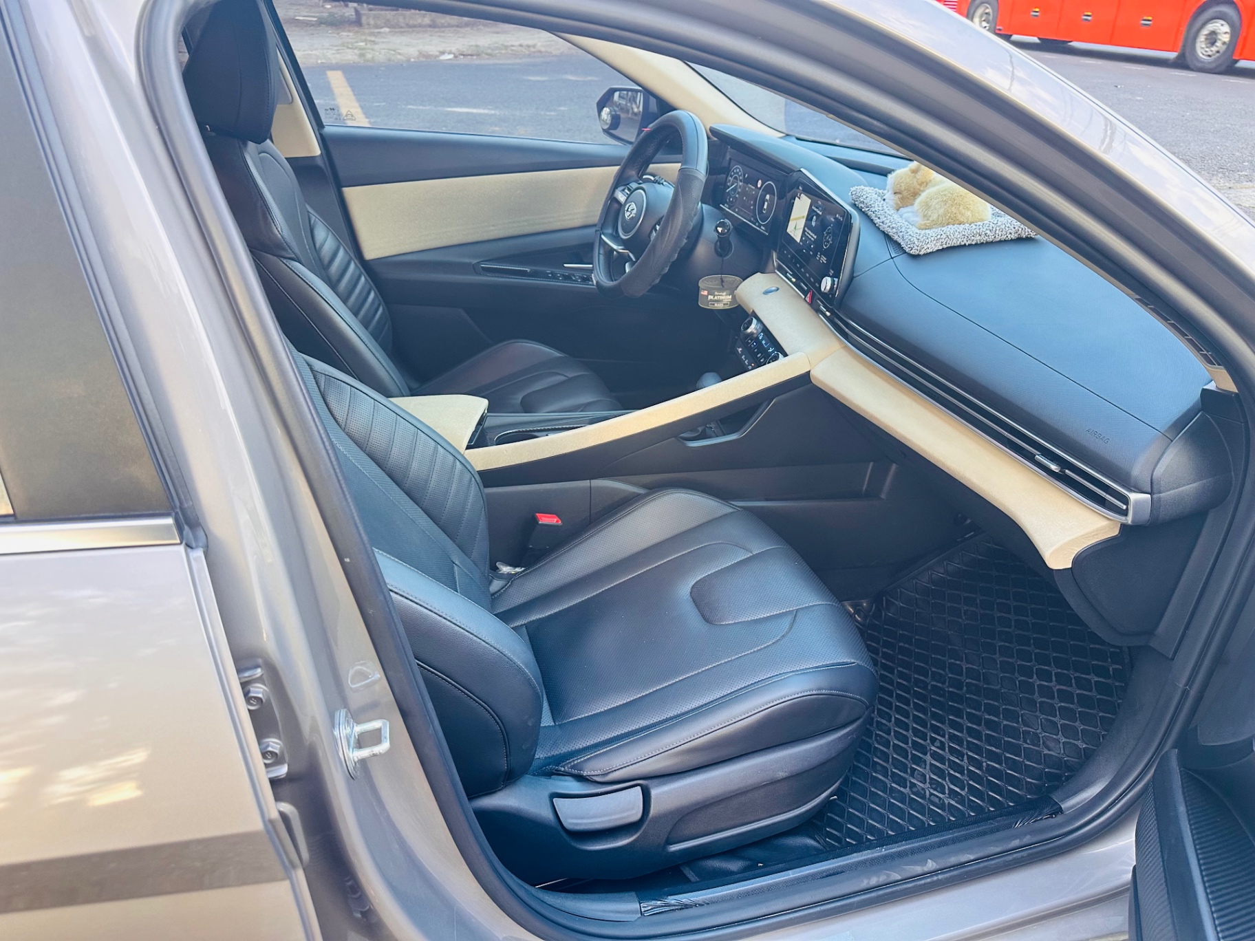Hyundai Elantra 1.6 AT Đặc biệt 2023 - Nội thất 1