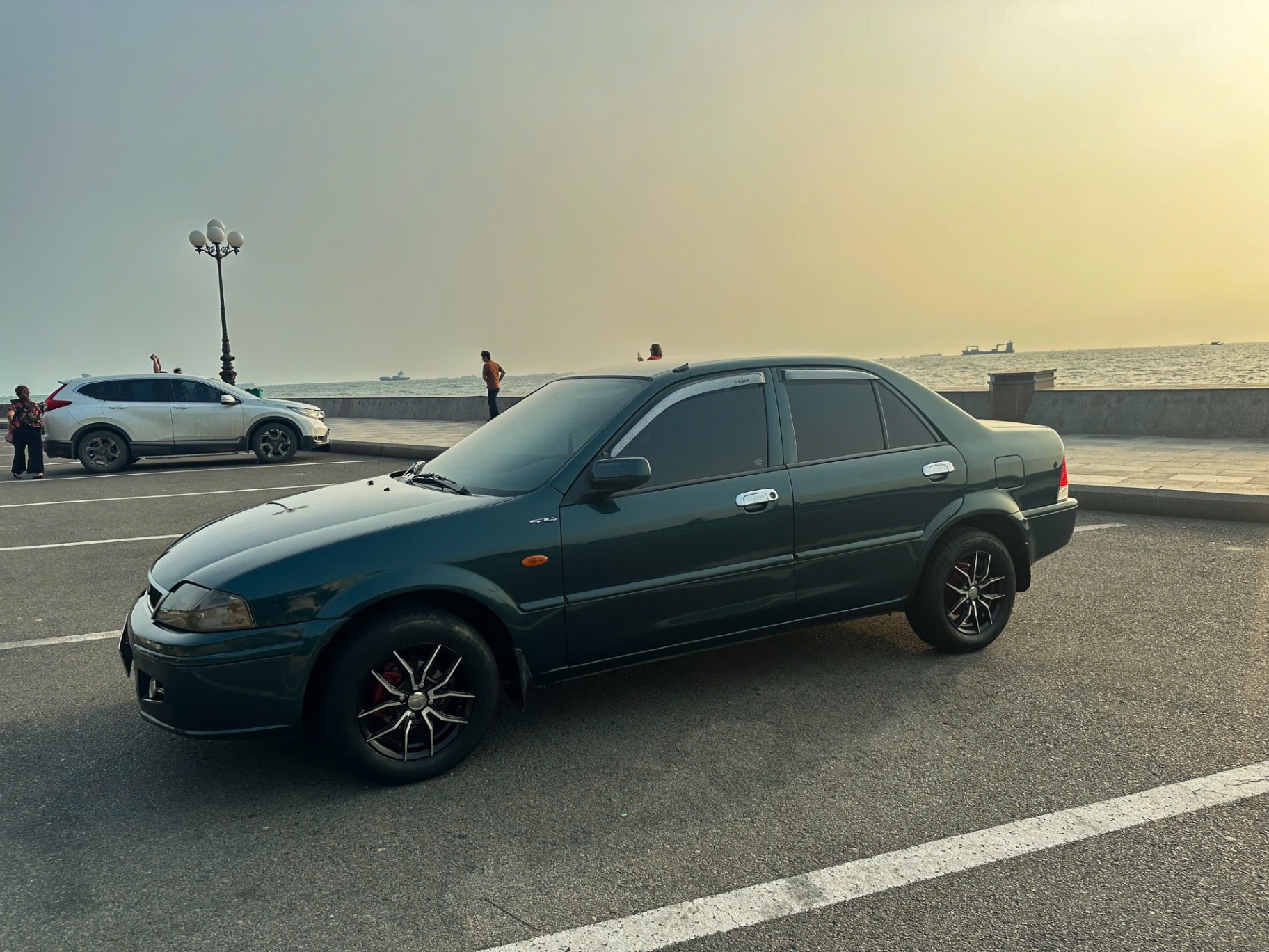 Ford Laser LX 1.6 MT 2001 - Ngoại thất 3