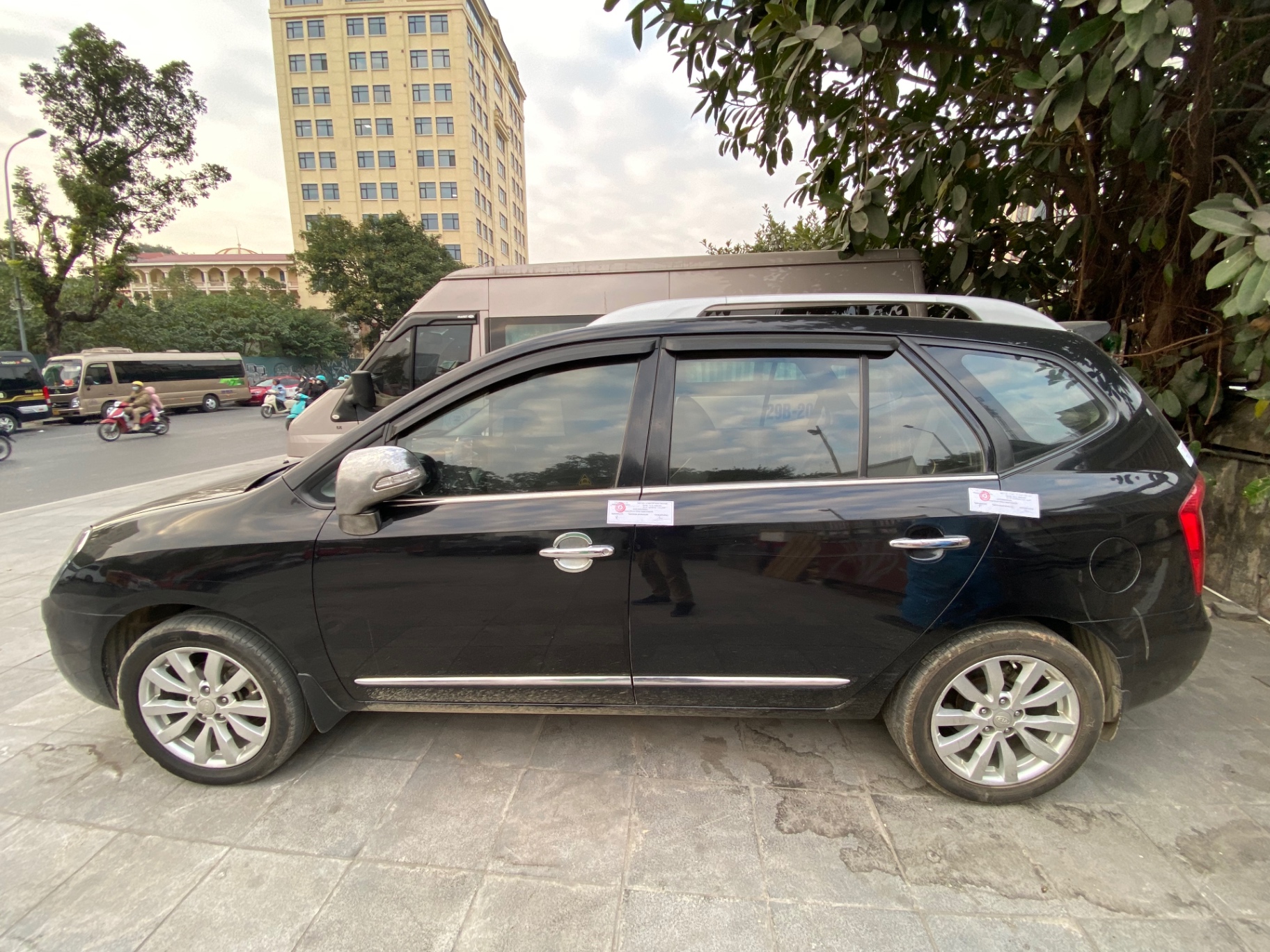 Kia Carens SXAT 2011