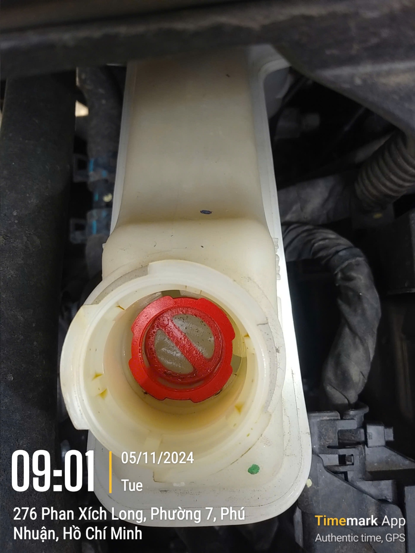 Vinfast Fadil 1.4 AT Plus 2019 - Khoang động cơ 1