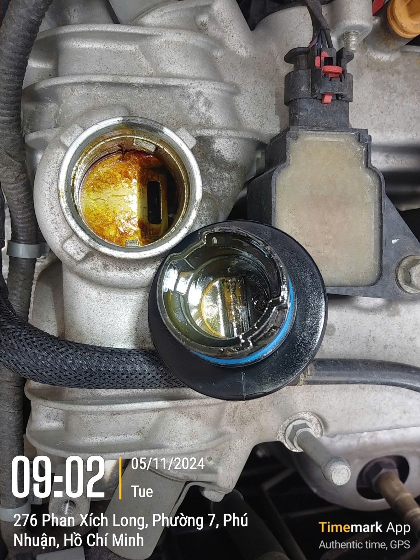 Vinfast Fadil 1.4 AT Plus 2019 - Khoang động cơ 2