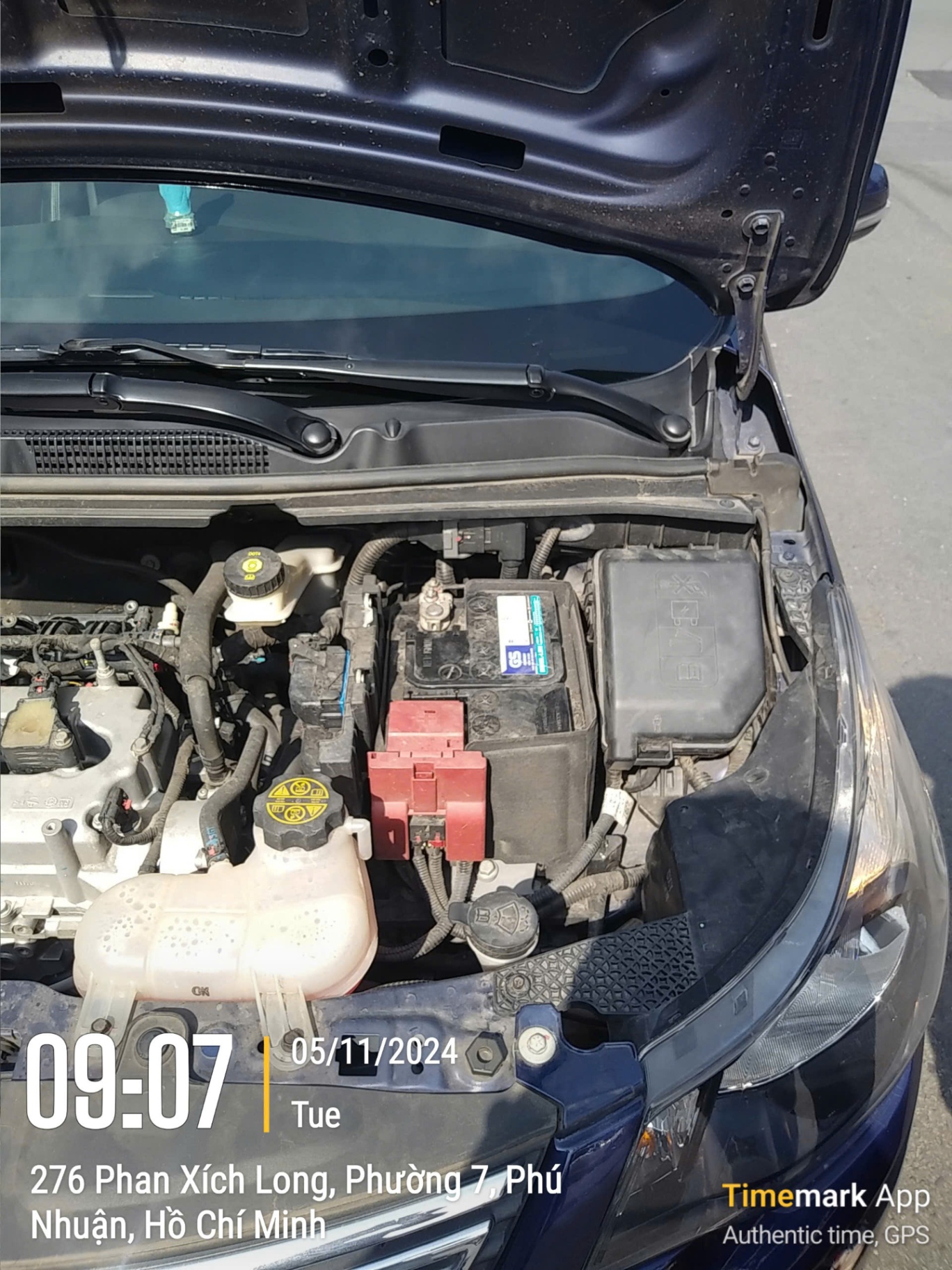 Vinfast Fadil 1.4 AT Plus 2019 - Khoang động cơ 6