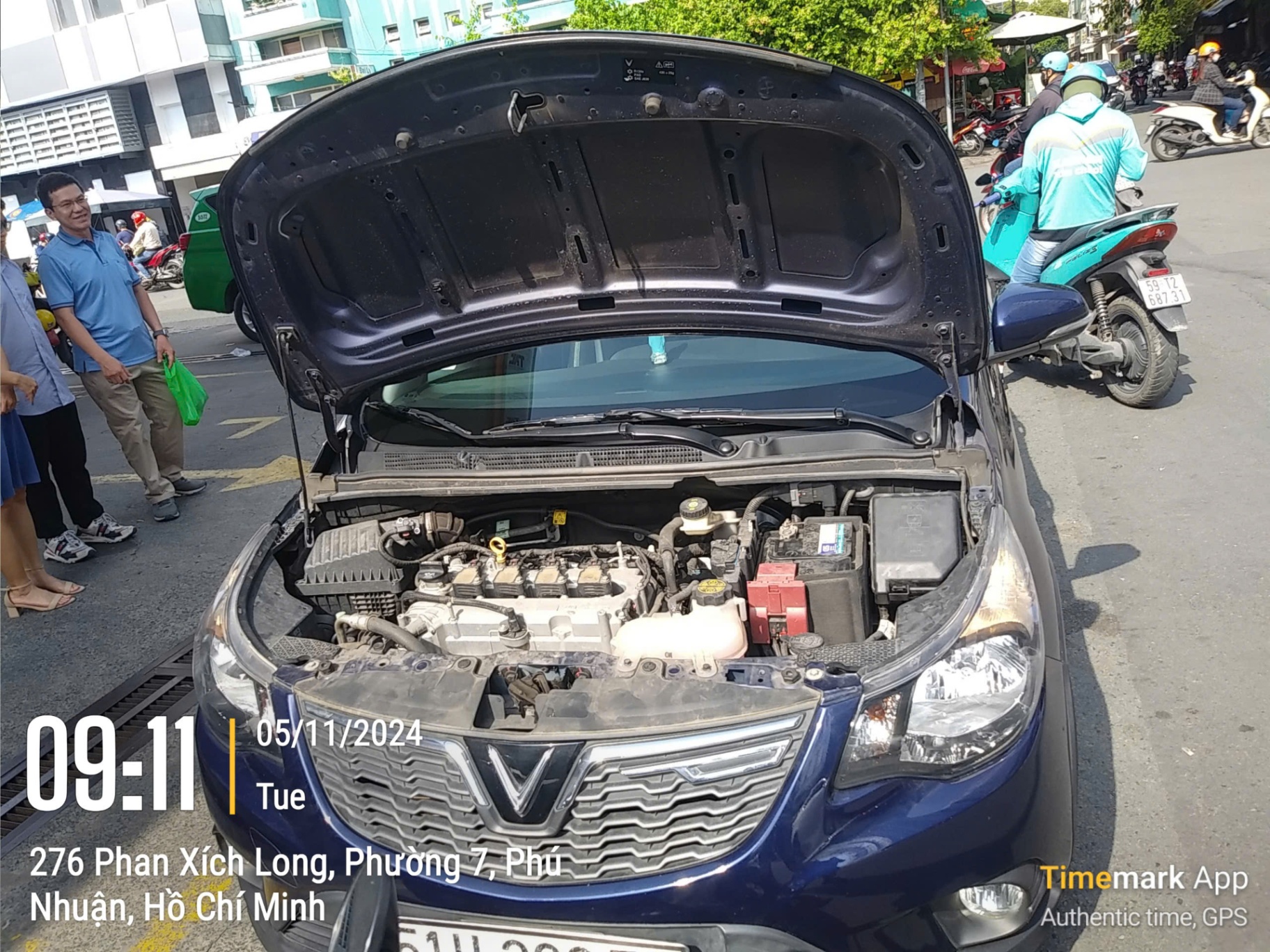 Vinfast Fadil 1.4 AT Plus 2019 - Khoang động cơ 7