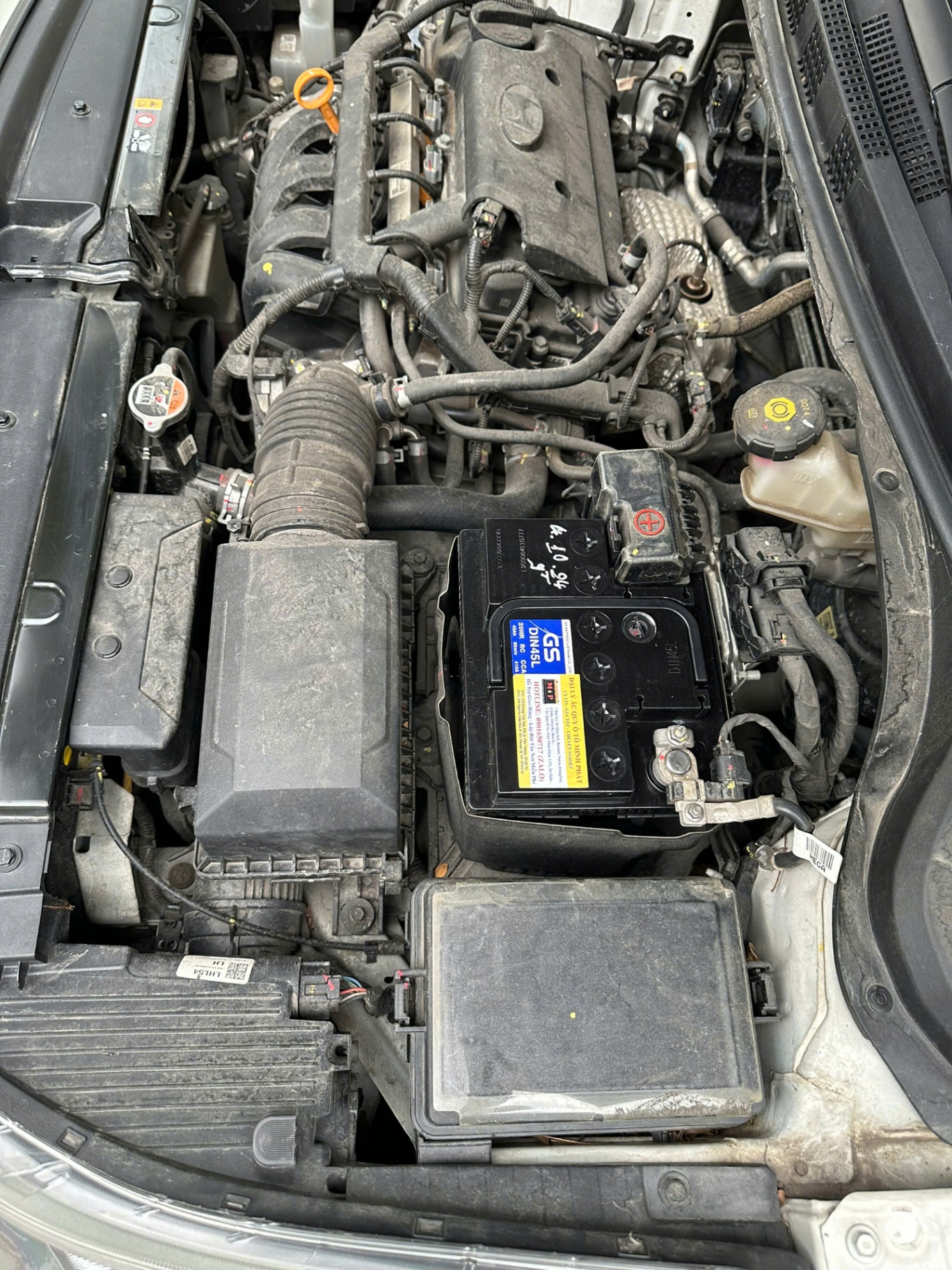 Hyundai Accent 1.4 MT 2022 - Khoang động cơ 1