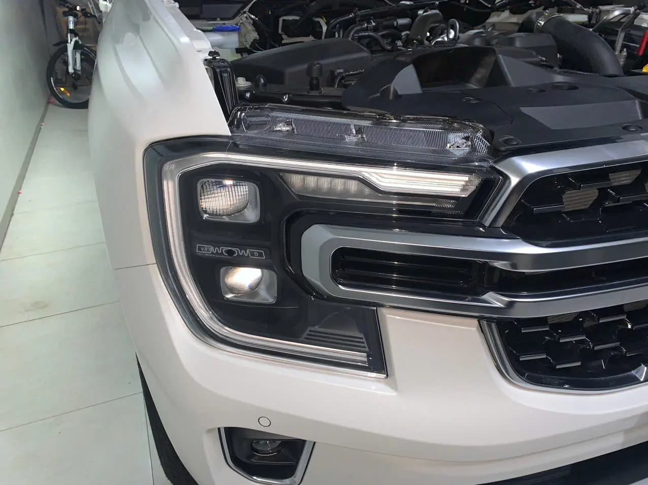 Ford Everest Platinum 2.0L 4x4 AT 2025 - Ngoại thất 8