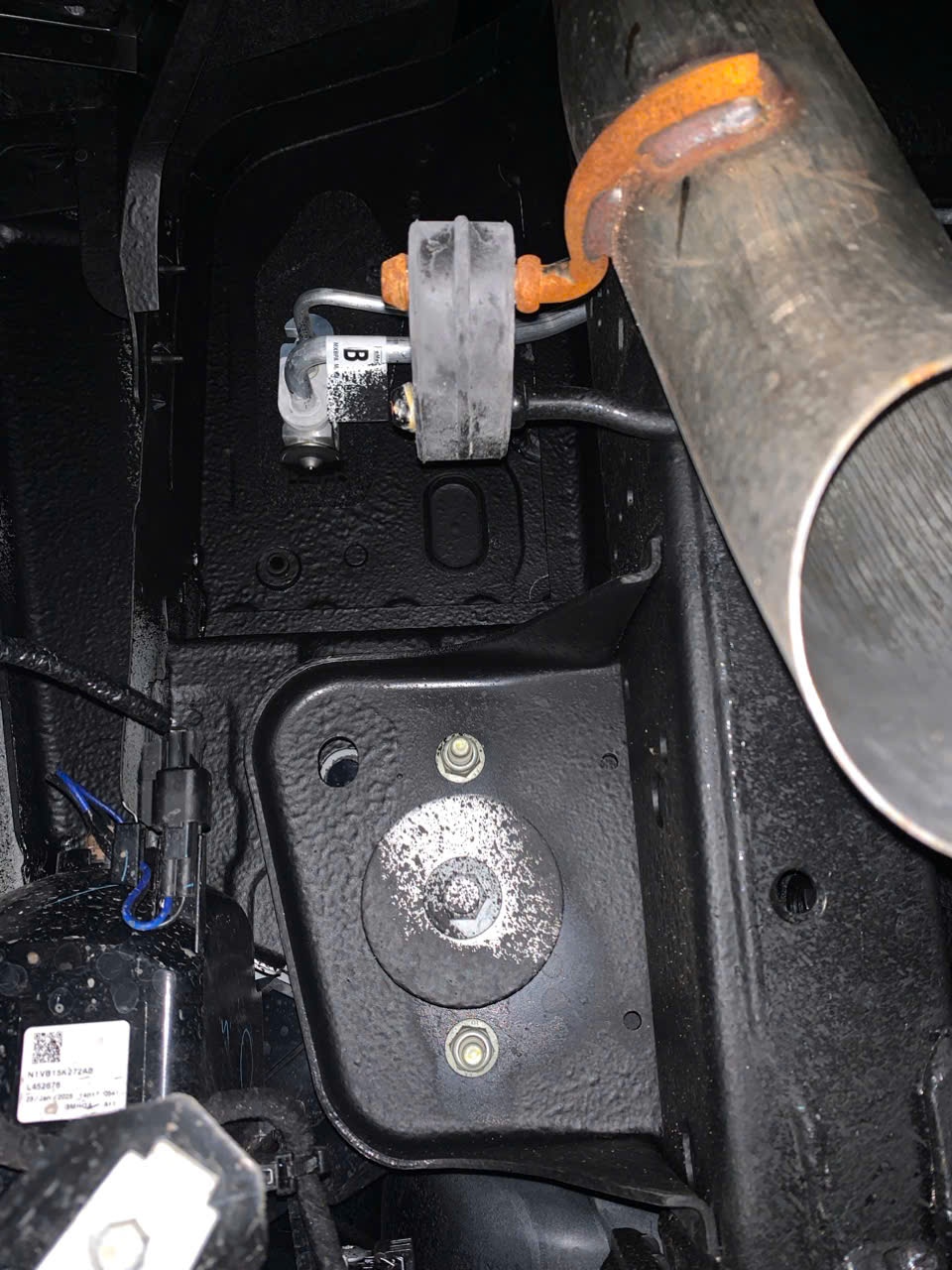 Ford Everest Platinum 2.0L 4x4 AT 2025 - Khoang động cơ 5