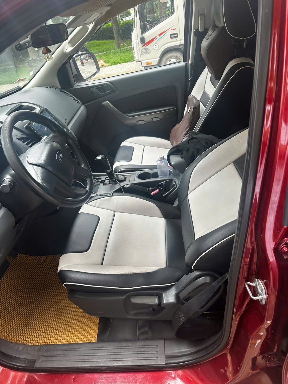 Ford Ranger XLS 2.2L 4x2 AT 2014 - Nội thất 2