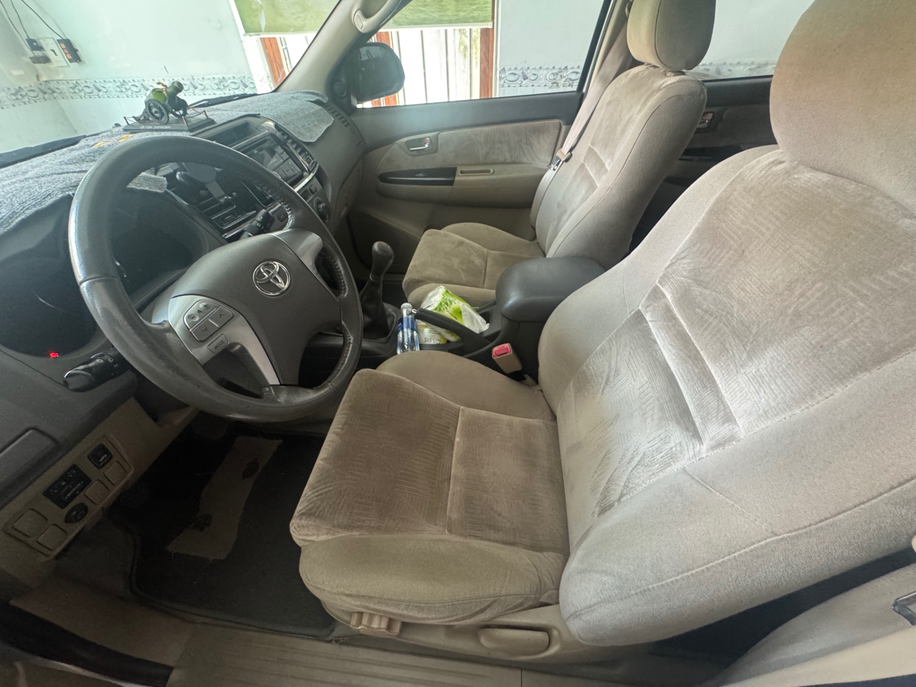 Toyota Fortuner 2.5G 2012 - Nội thất 2