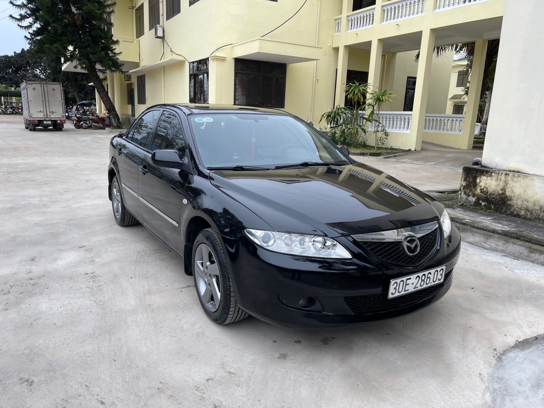 Mazda 6 2.0 MT 2003 - Ngoại thất 2