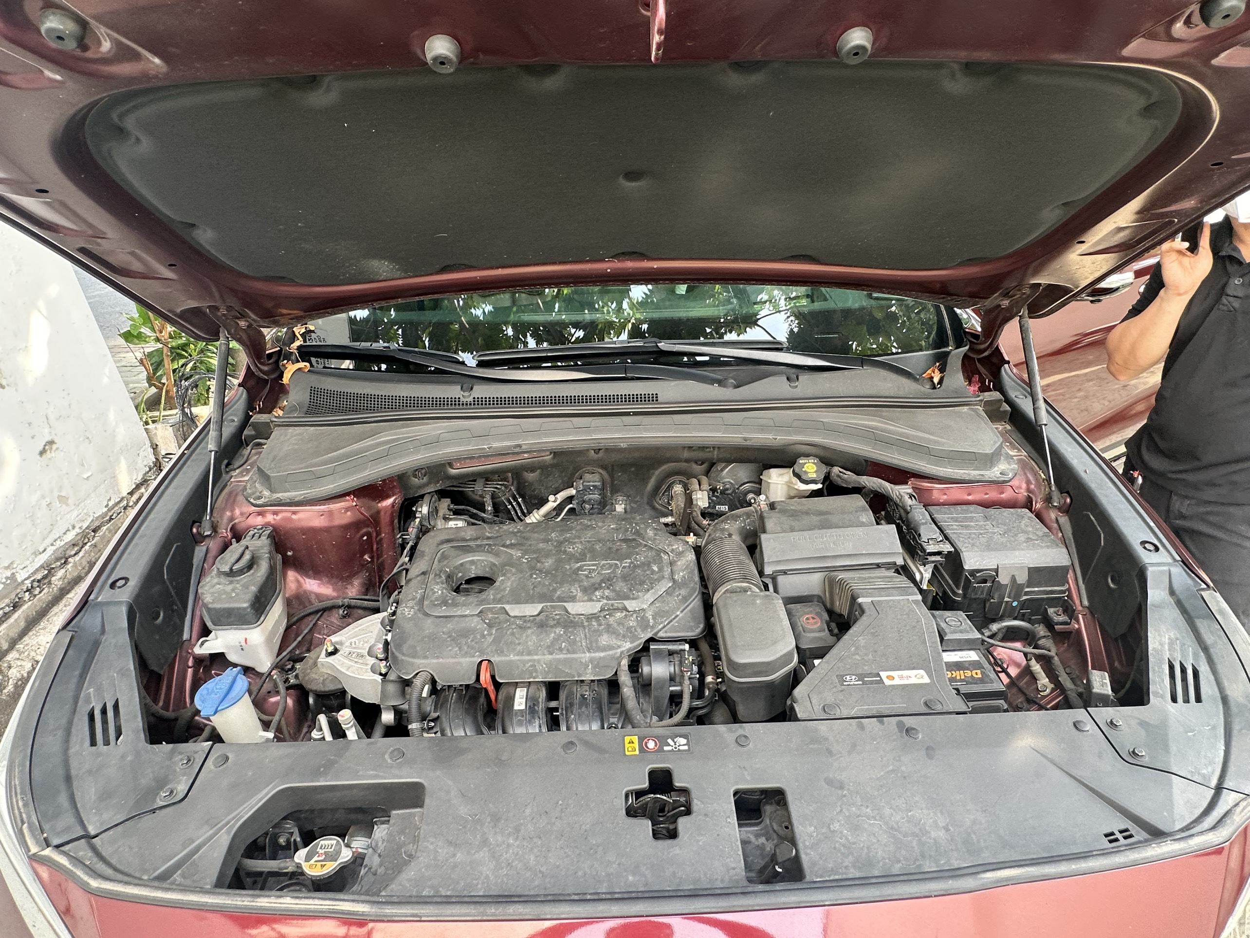 Hyundai SantaFe Premium 2.4L HTRAC 2019 - Khoang động cơ 1