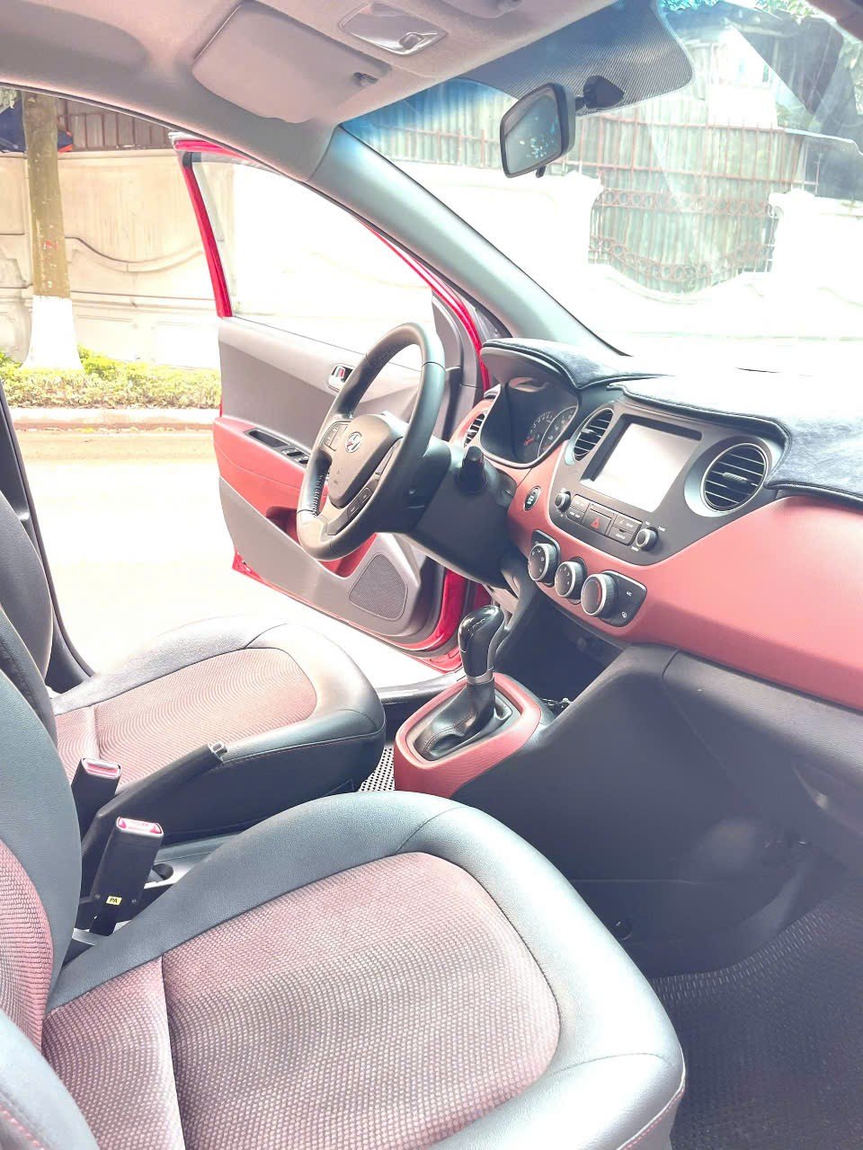 Hyundai I10 Grand 1.2 AT 2018 - Nội thất 1