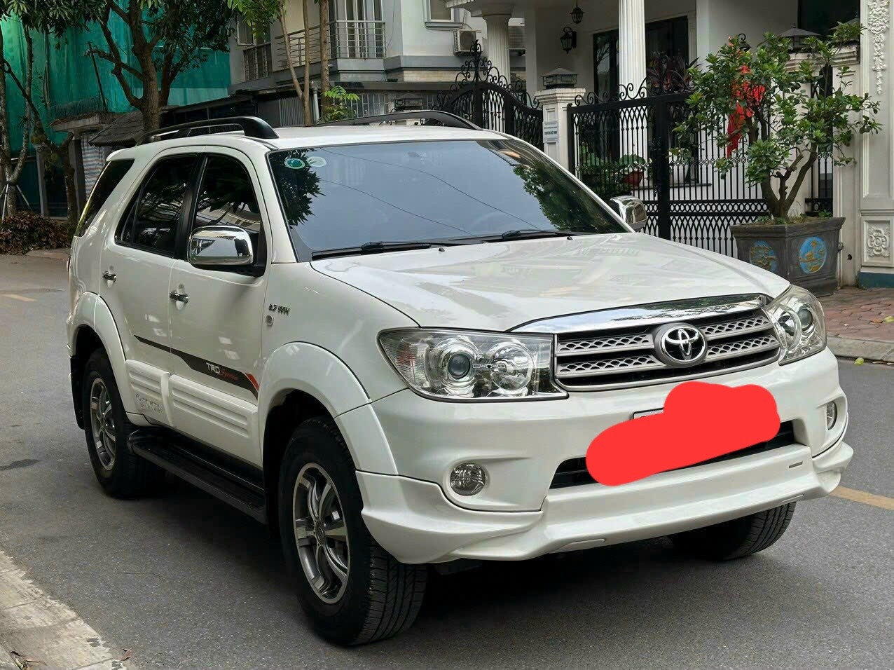 Toyota Fortuner TRD Sportivo 4x4 AT 2011 - Ngoại thất 3